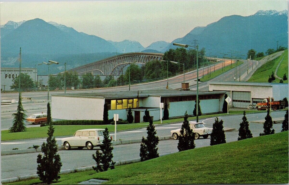 Vancouver BC New Second Narrows Bridge Ironworkers Memorial Unused Postcard H32