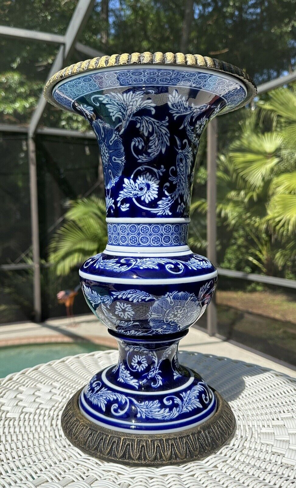 RARE Large Bombay Chinoiserie Blue and White Porcelain Vase