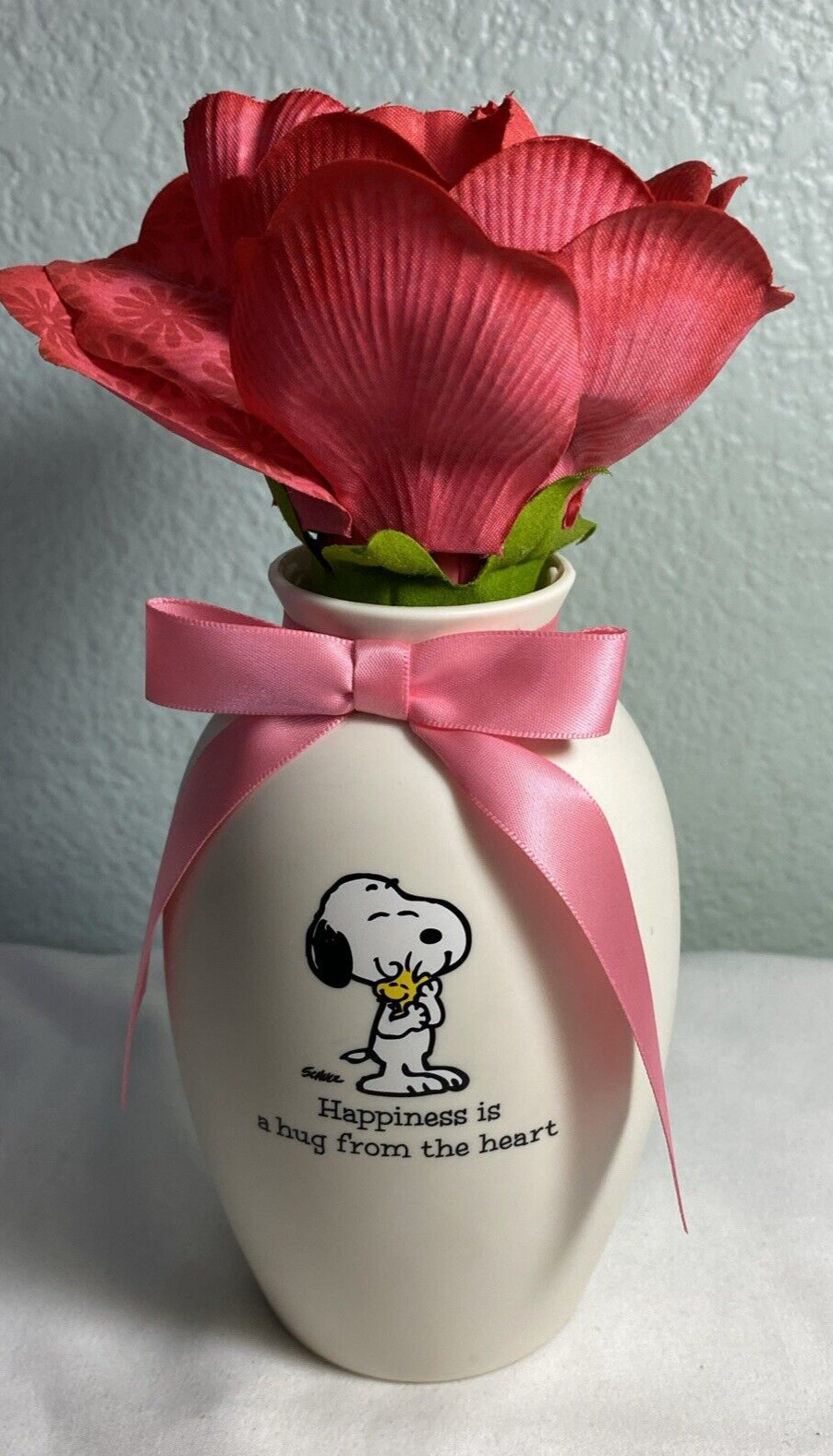 VTG Hallmark Snoopy Woodstock Peanuts Happiness Hug Musical Vase 8\
