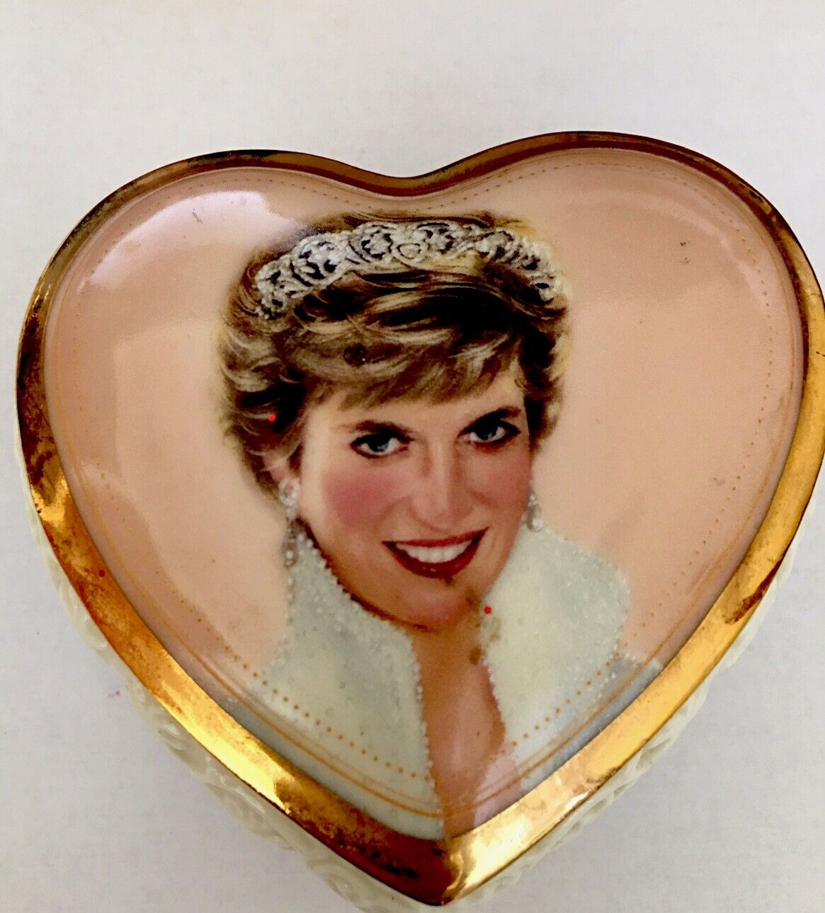 1998 Princess Diana Music  Box Plays Elton John's Candle In the Wind MINT