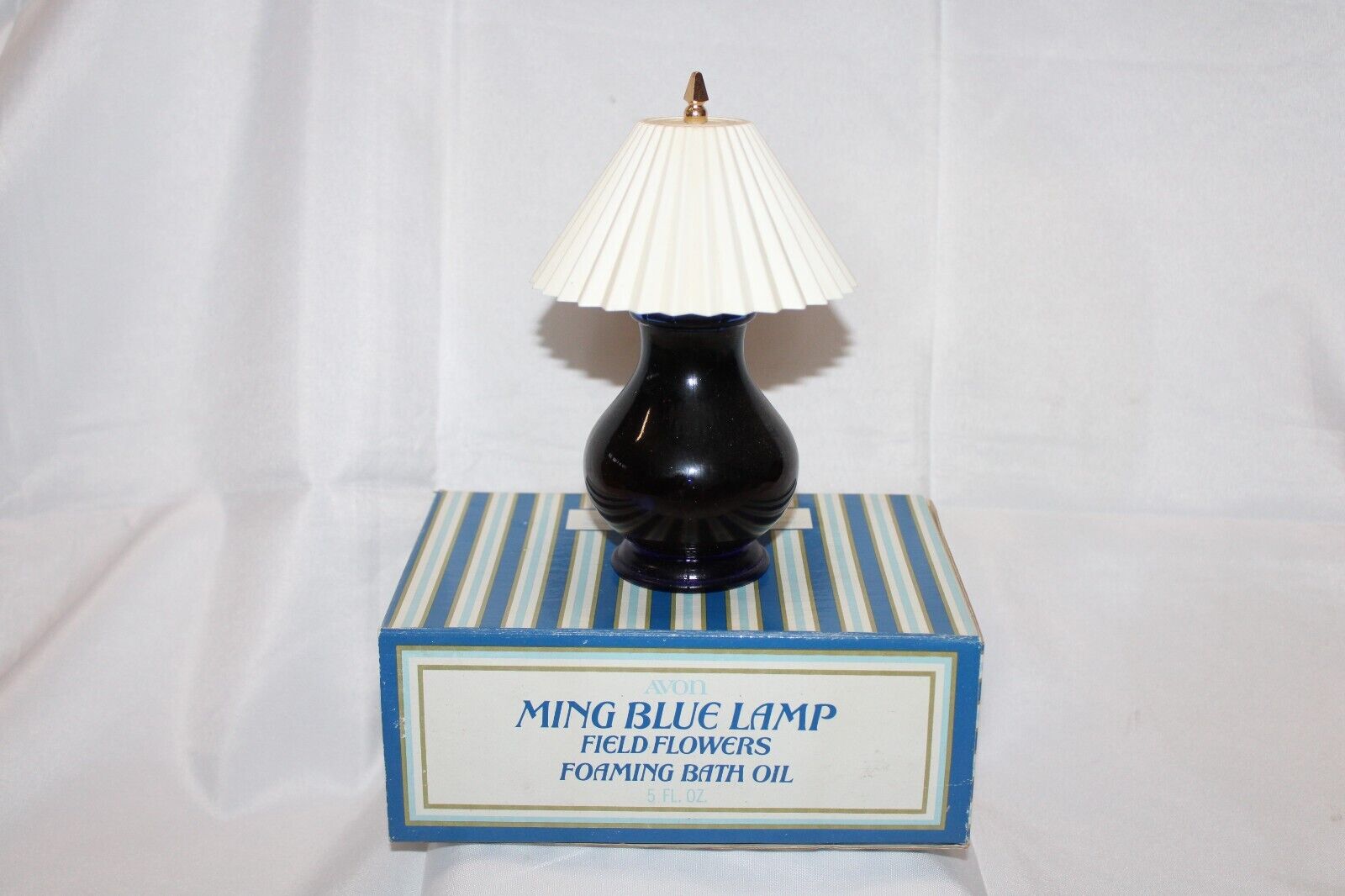 Vintage Avon Ming Blue Lamp Field Flowers Foaming Bath (Full Bottle)