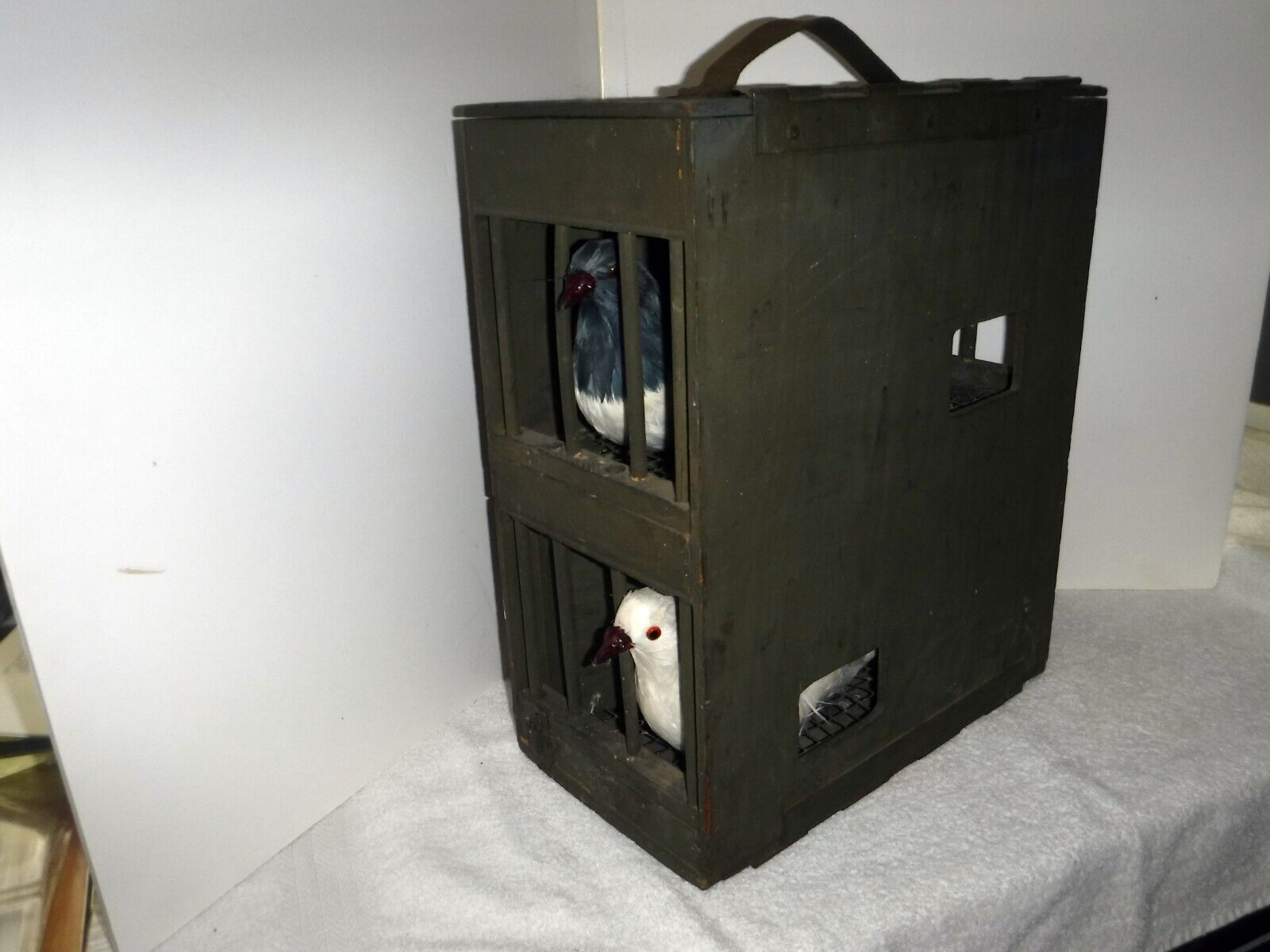 WWII U.S. Army Carrier Pigeon Carrier PG-102/CB
