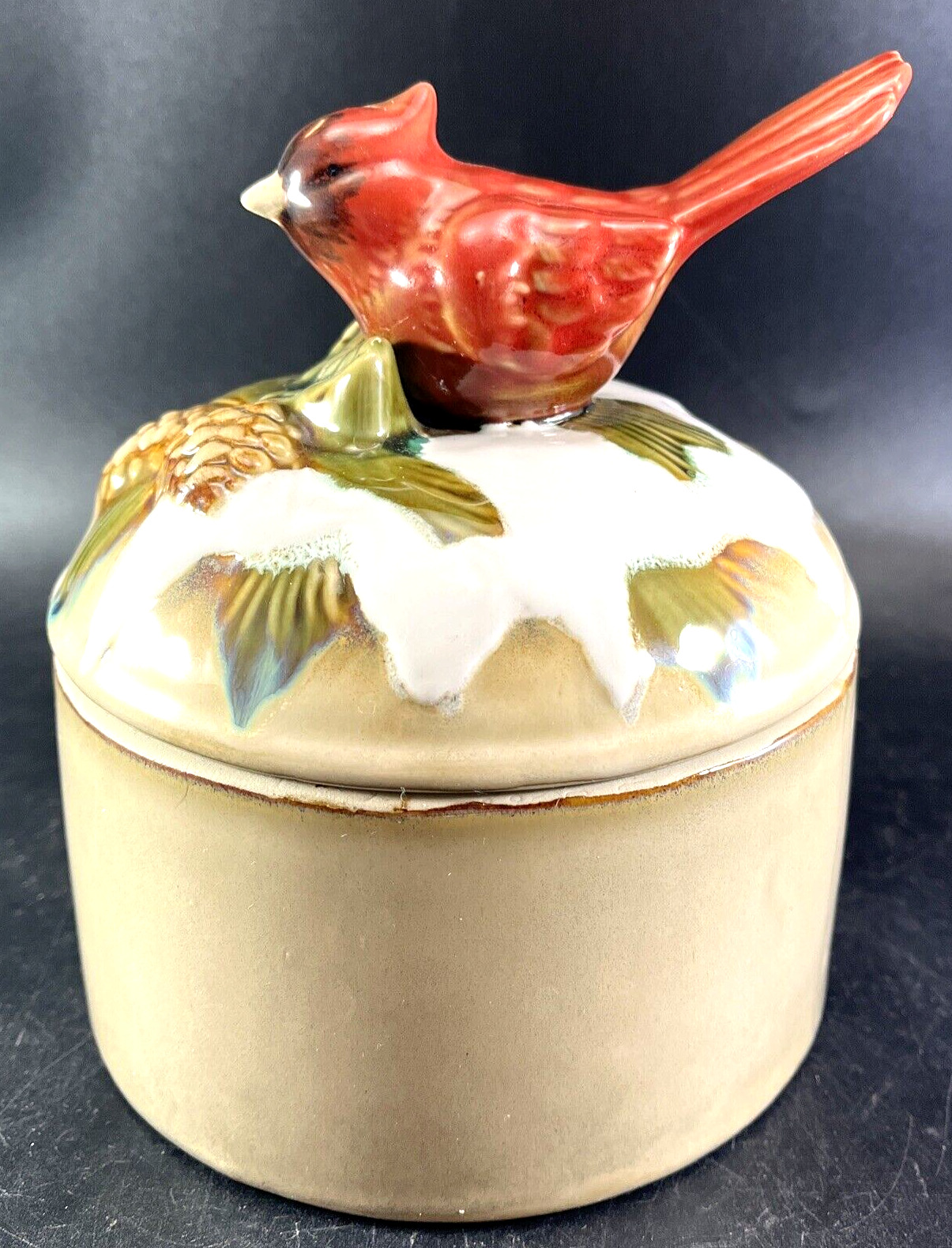 Ceramic Round Cardinal & Pinecones Covered Dish 5 5/8”