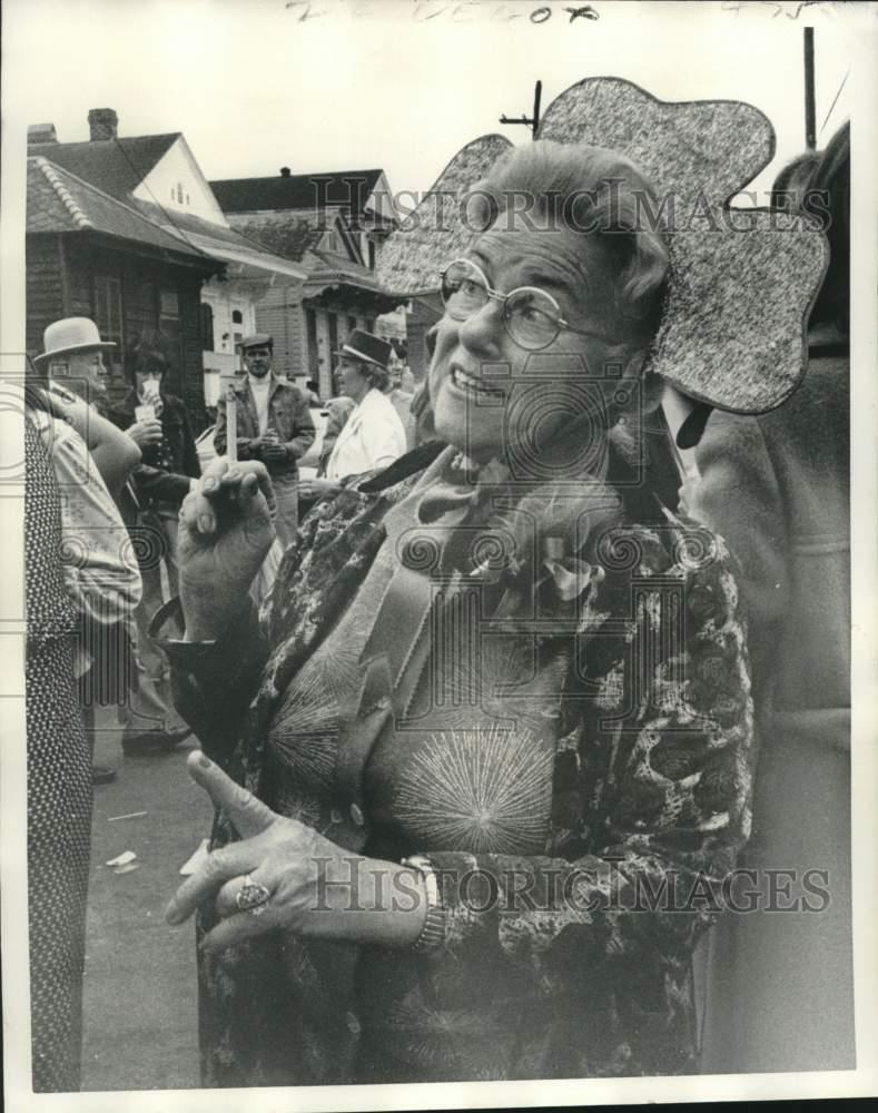 1975 Press Photo Sudsing for St. Patrick\'s Day Carnival at Constance Street