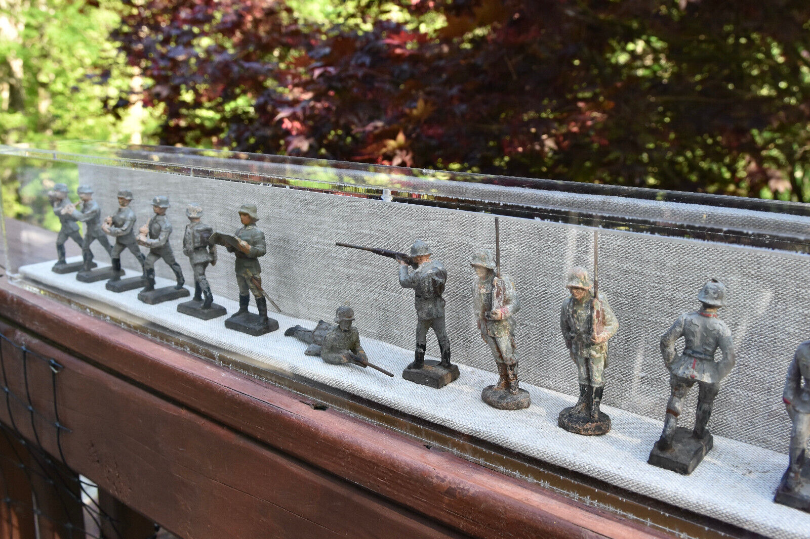 Lovely ~ Vinatge WW1 WW11 Cast Iron LEAD SOLDIERS Framed Shadow Box Display Art