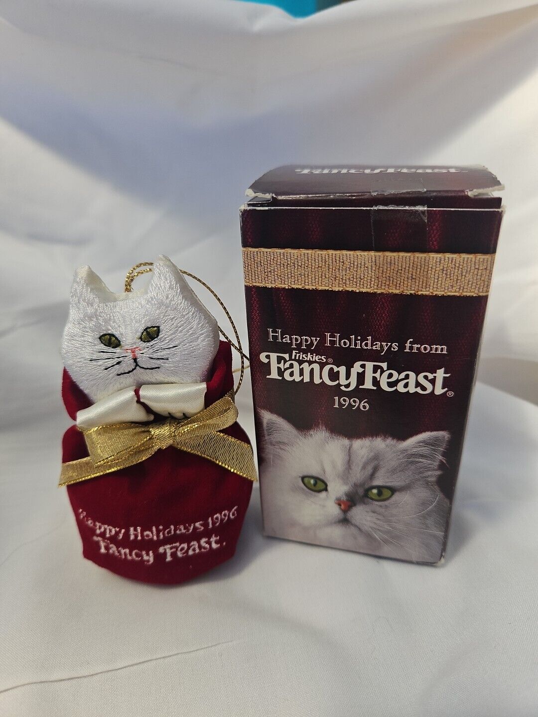 Fancy Feast 1996 Cat Ornament in Box Christmas Plush White w/ Bag Friskies 