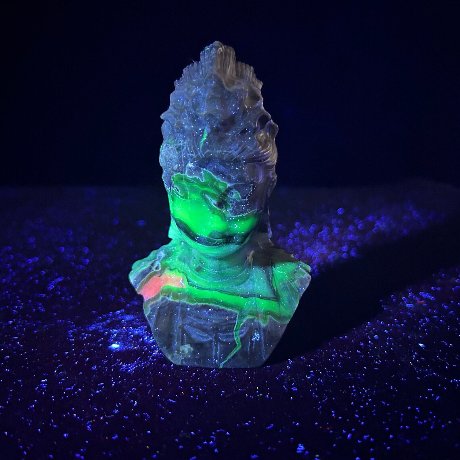 0.8LB 4.7\'\'Natural Fluorescent/Volcano Agate Guanyin Crystal Carving Healing