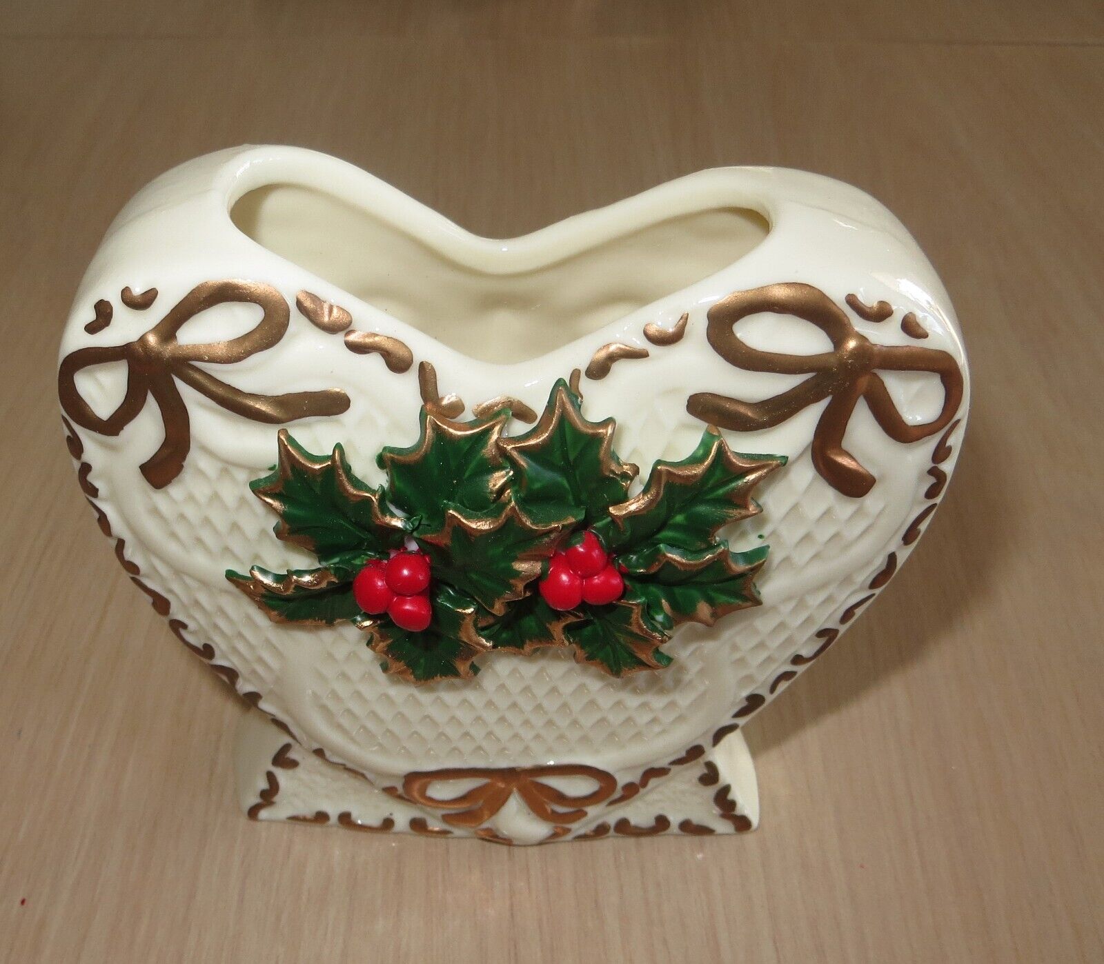 Crown Accents Heart Vase #11 Christmas Gold Trim