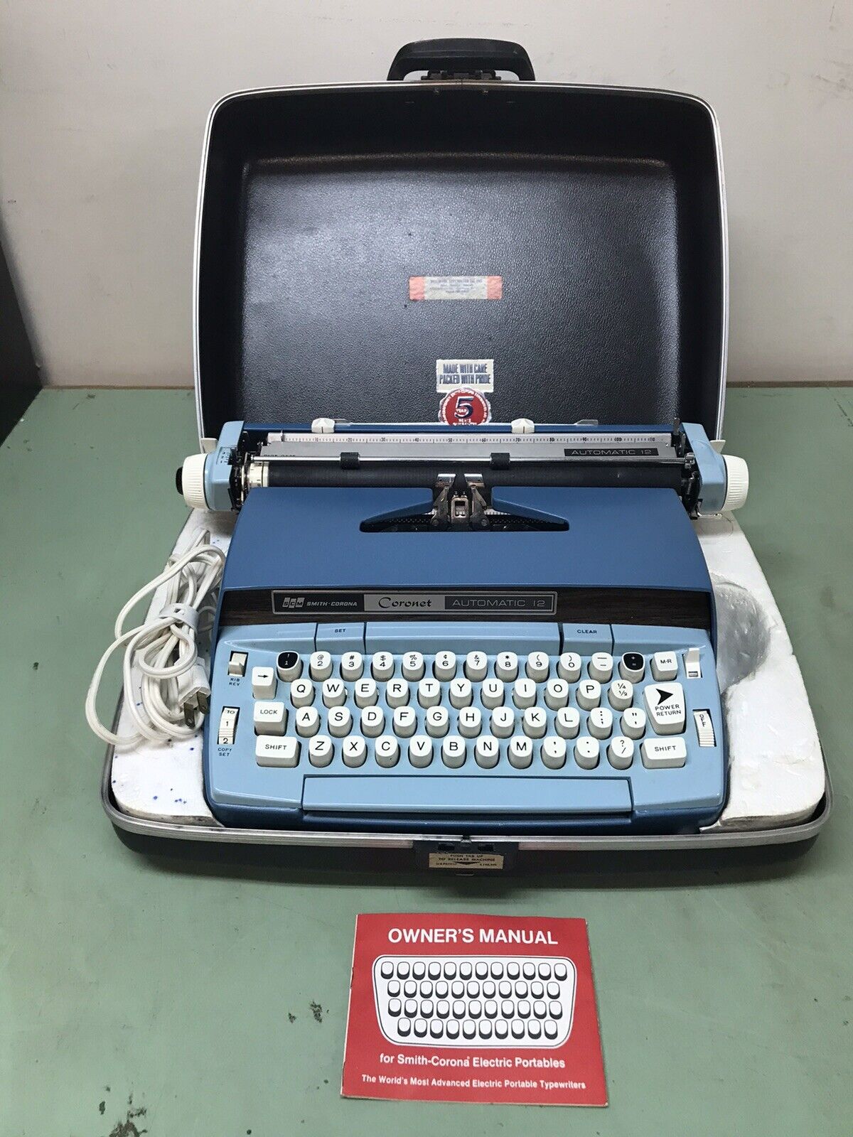 WORKS EXCELLENT  VINTAGE SMITH CORONA CORONET AUTOMATIC 12 TYPEWRITER WITH CASE