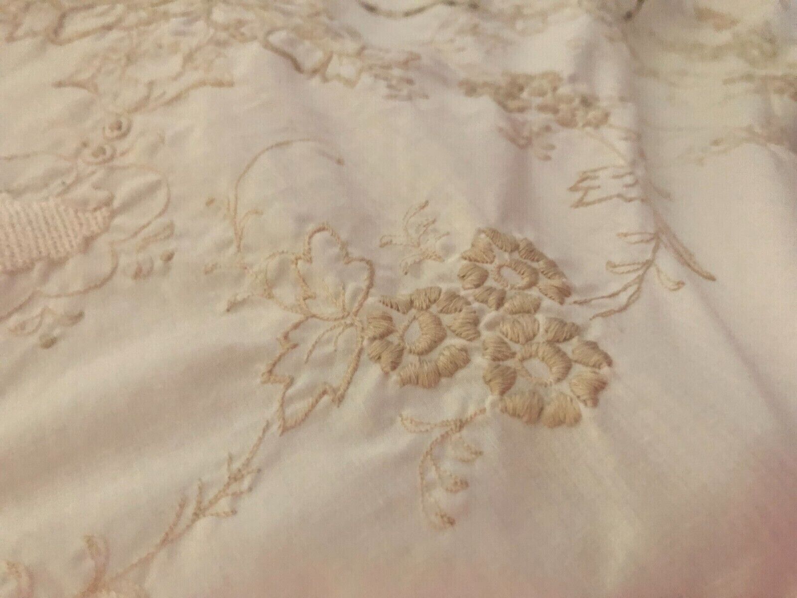 Vtg HANDMADE Embroidered Floral CUTWORK Beige TABLECLOTH 68X102 Oval Rectangle a