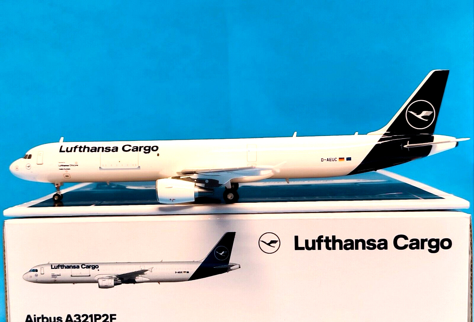 Herpa Wings Lufthansa Cargo Airbus A321P2F   1:200 Registration D-AEUC (572439)