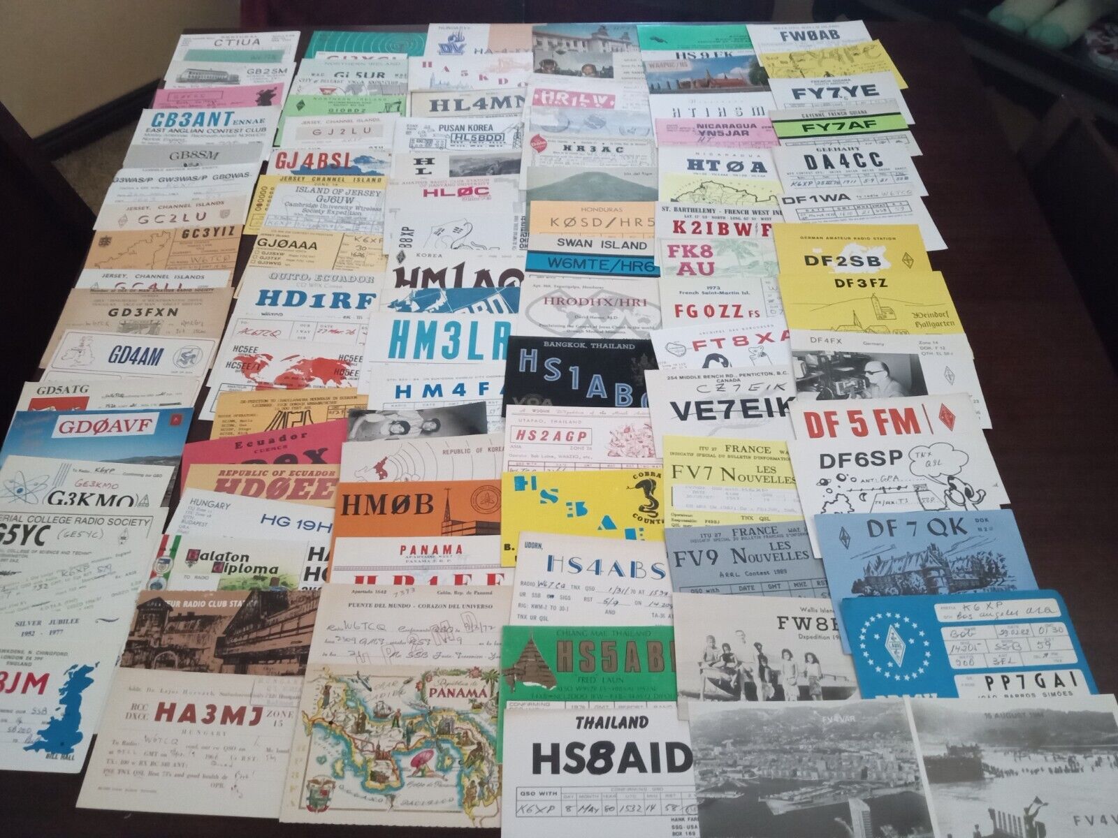 LARGE LOT OF 100 DIFFERENT VINTAGE RADIO QSL CARDS