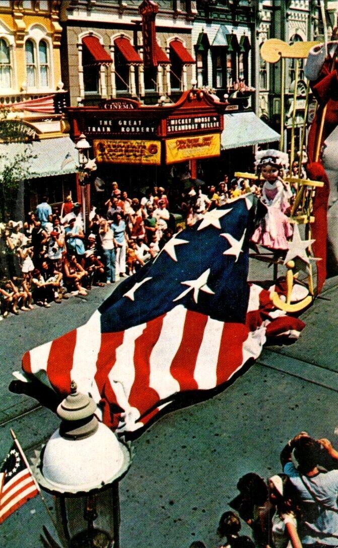 Postcard -  Old Glory Bicentennial Parade Main Street Disney World Florida 0805
