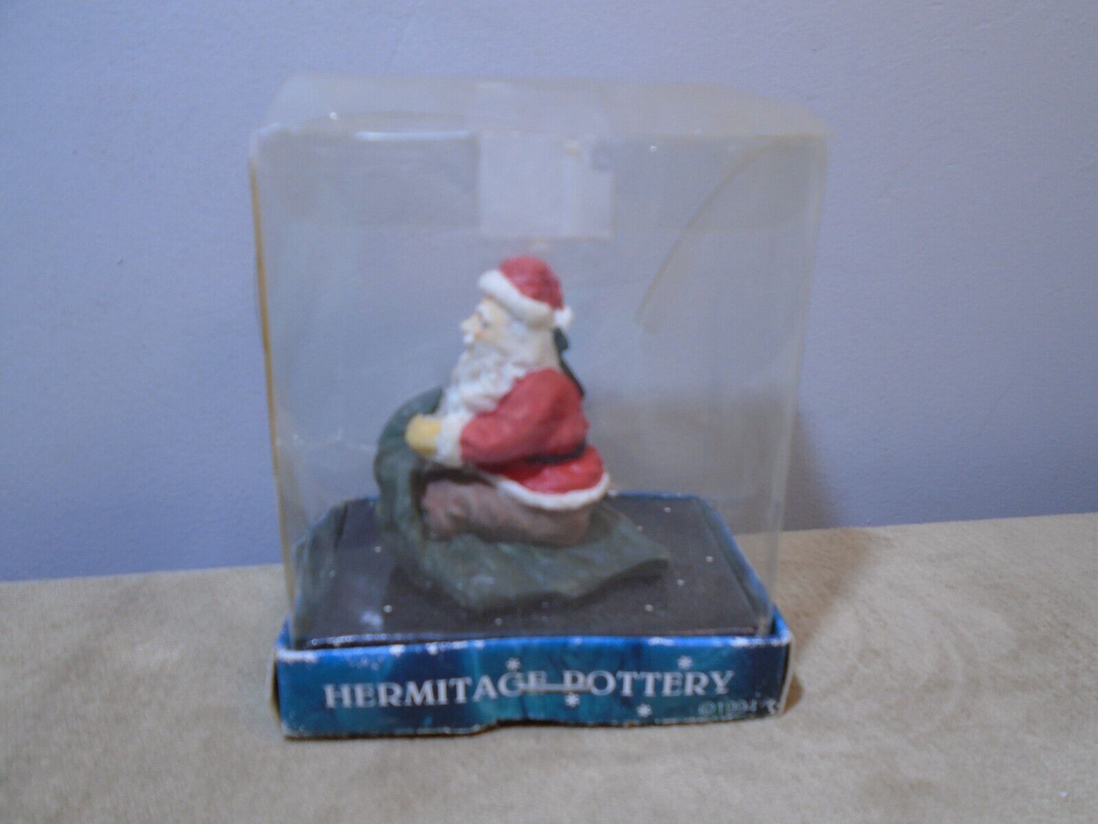 HERMITAGE POTTERY SANTA ON A SLED POLYSTONE FIGURE (SF479) BOX IS A MESS