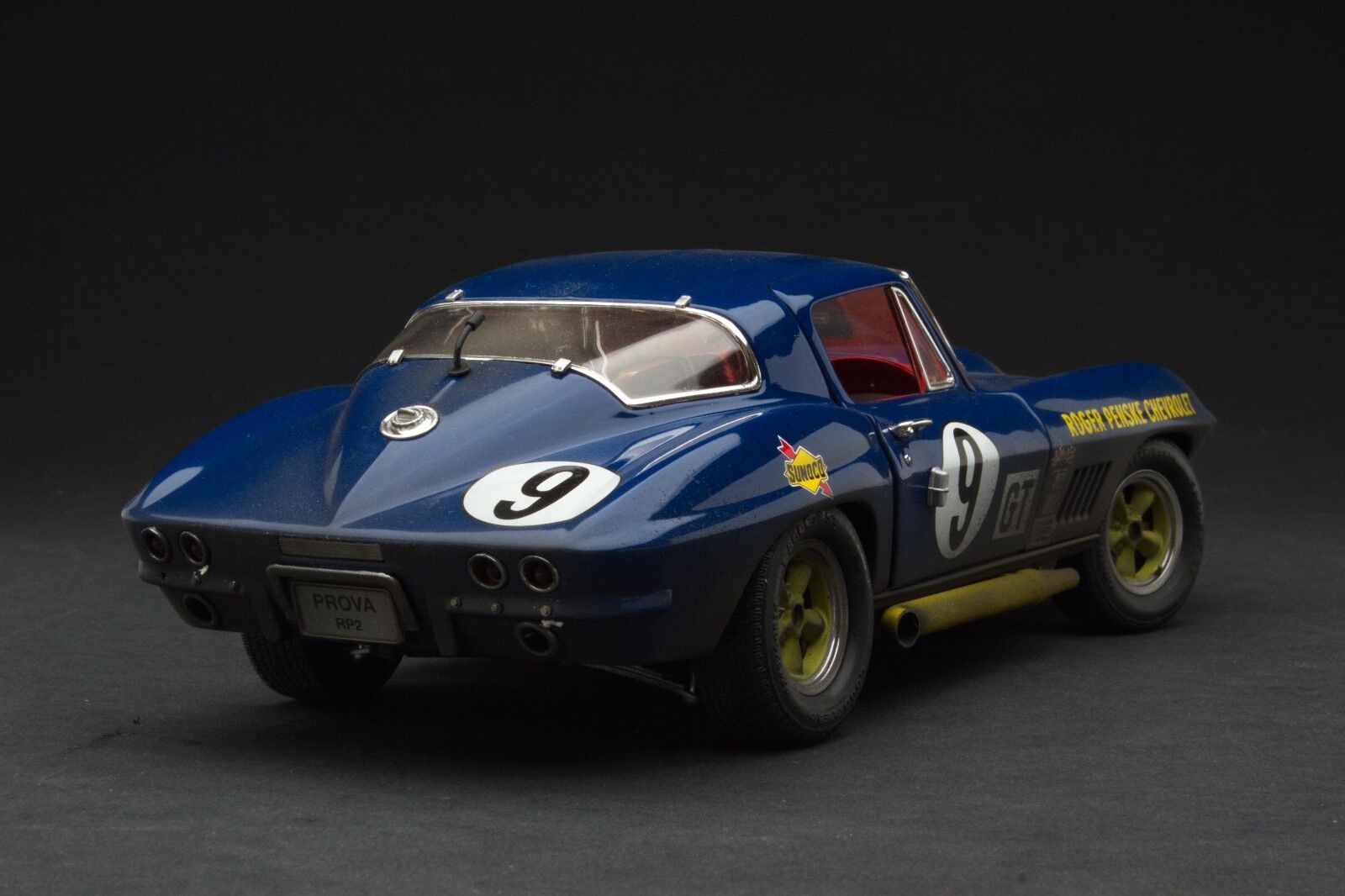 Exoto | 1:18 | RACE WEATHERED | 1966 Penske Corvette Stingray | Sebring Winner