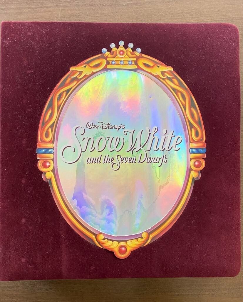 Walt Disney\'s Snow White and Seven Dwarfs License Style Guide