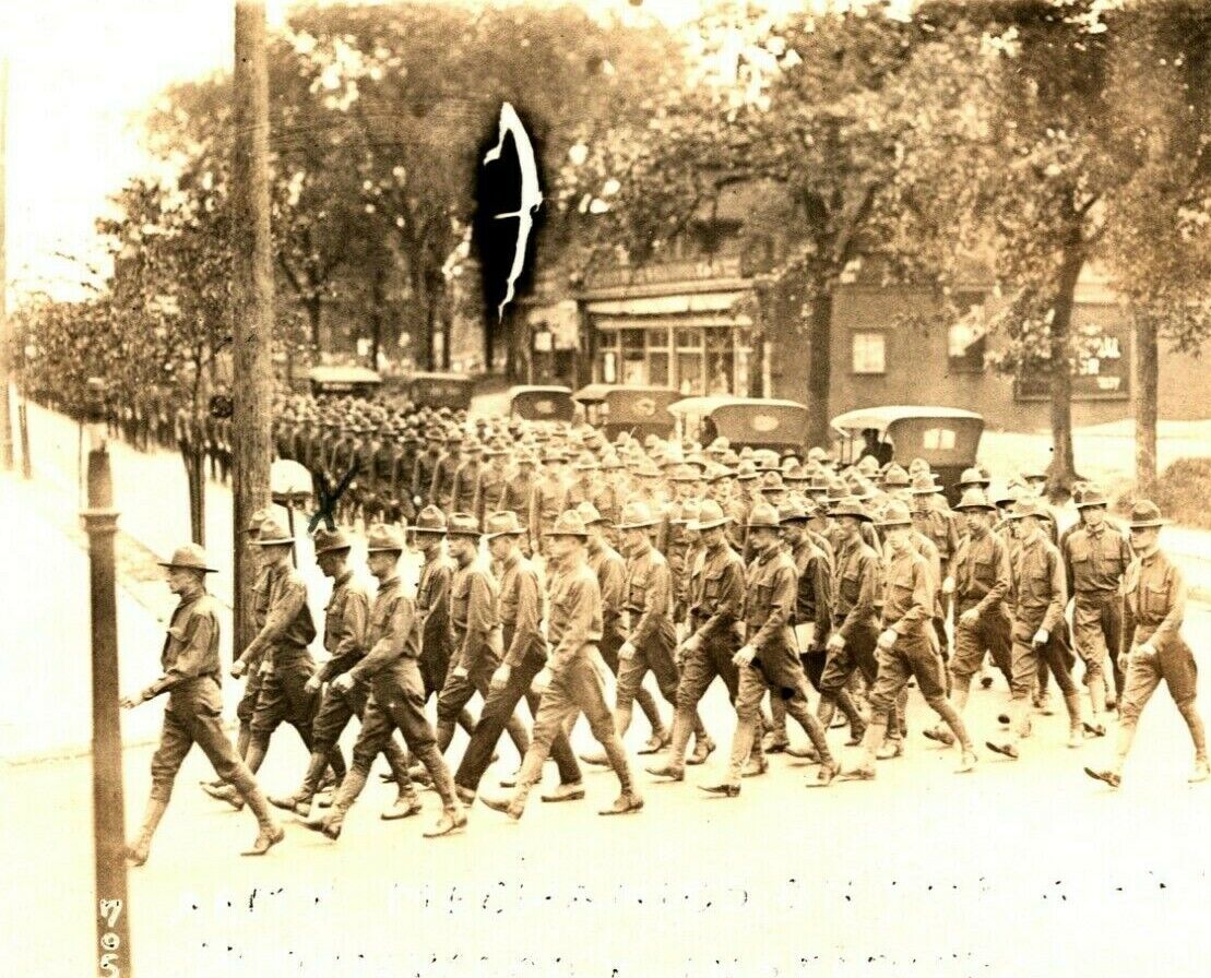 RPPC WWI Era Army Soldiers Marching in Parade Formation Down Street Seattle? T19