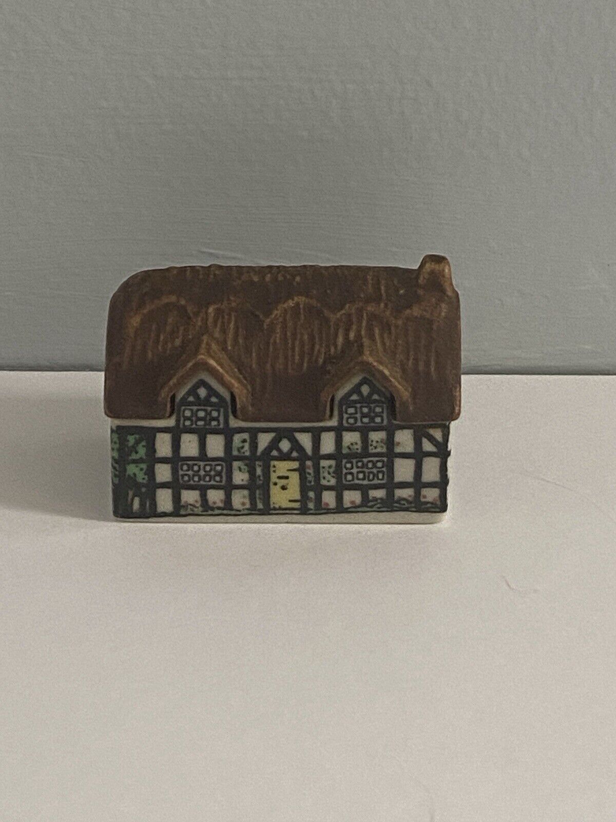 Wade Pump Cottage Whimsey On Why Set 1 - 1980. Perfect Condition