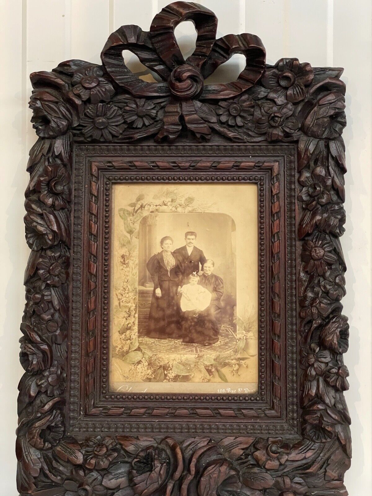SALE  STUNNING French Louis xvi / Black Forest picture frame carved in wood