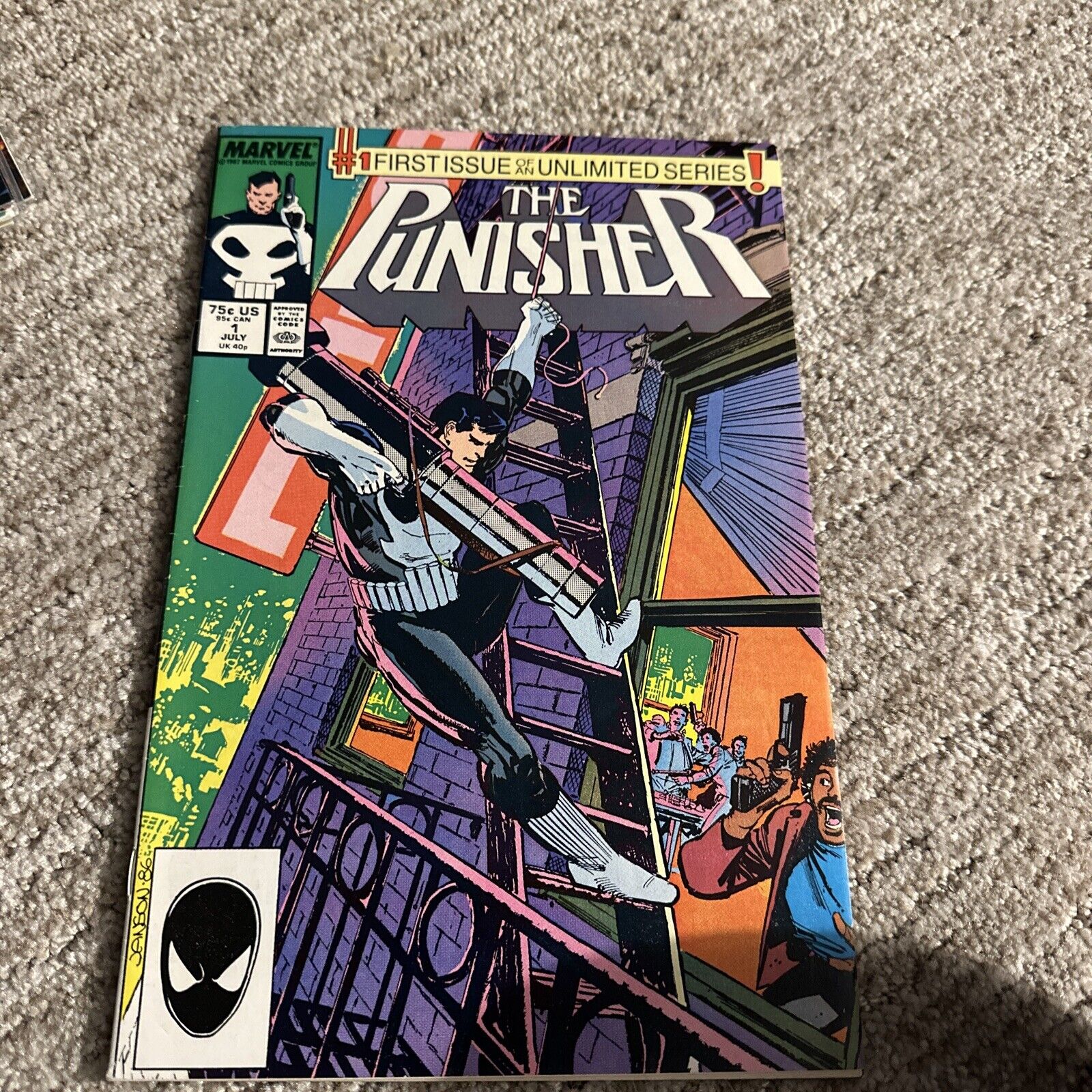 Punisher #1 Marvel Comics First Ongoing Solo Series VF+ 1987 NC651
