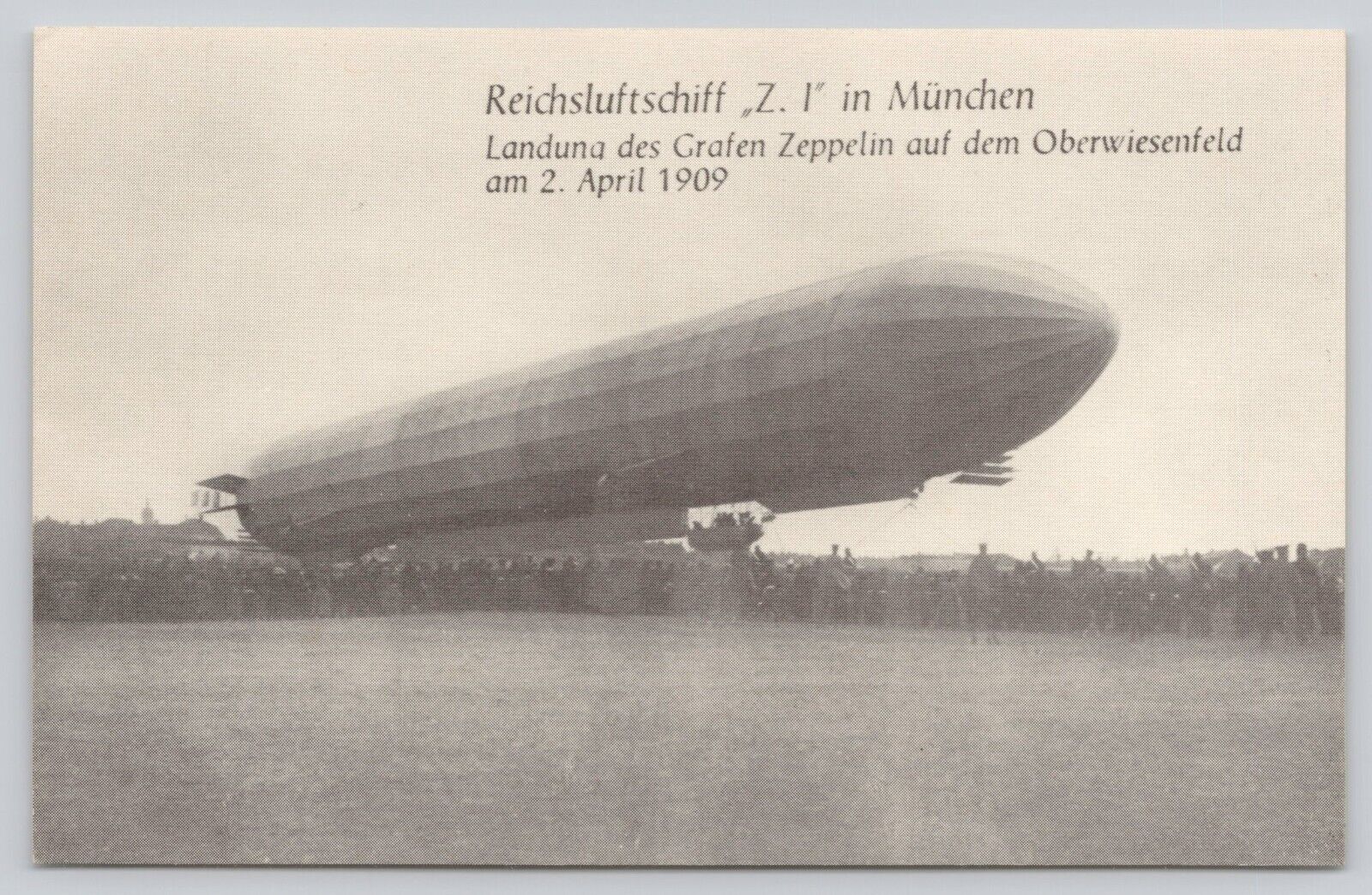 Postcard German Landing of Count Zeppelin on Oberwisenfeld  airship UNP (a2)
