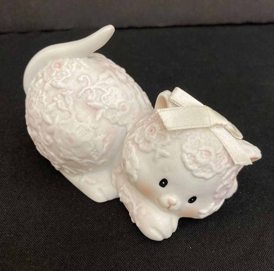Vtg Enesco Playful Kitty Cat Figurine White Pink w/ Bow Floral Textured 1985