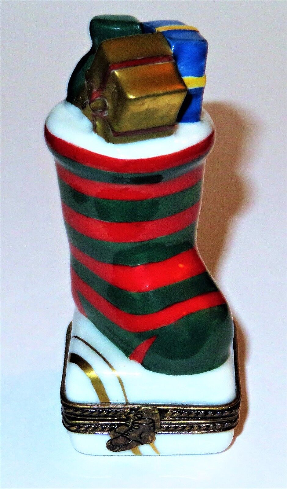 LIMOGES FRANCE BOX ~ CHRISTMAS STOCKING & GIFTS ~ PRESENTS & HOLLY ~ PEINT MAIN