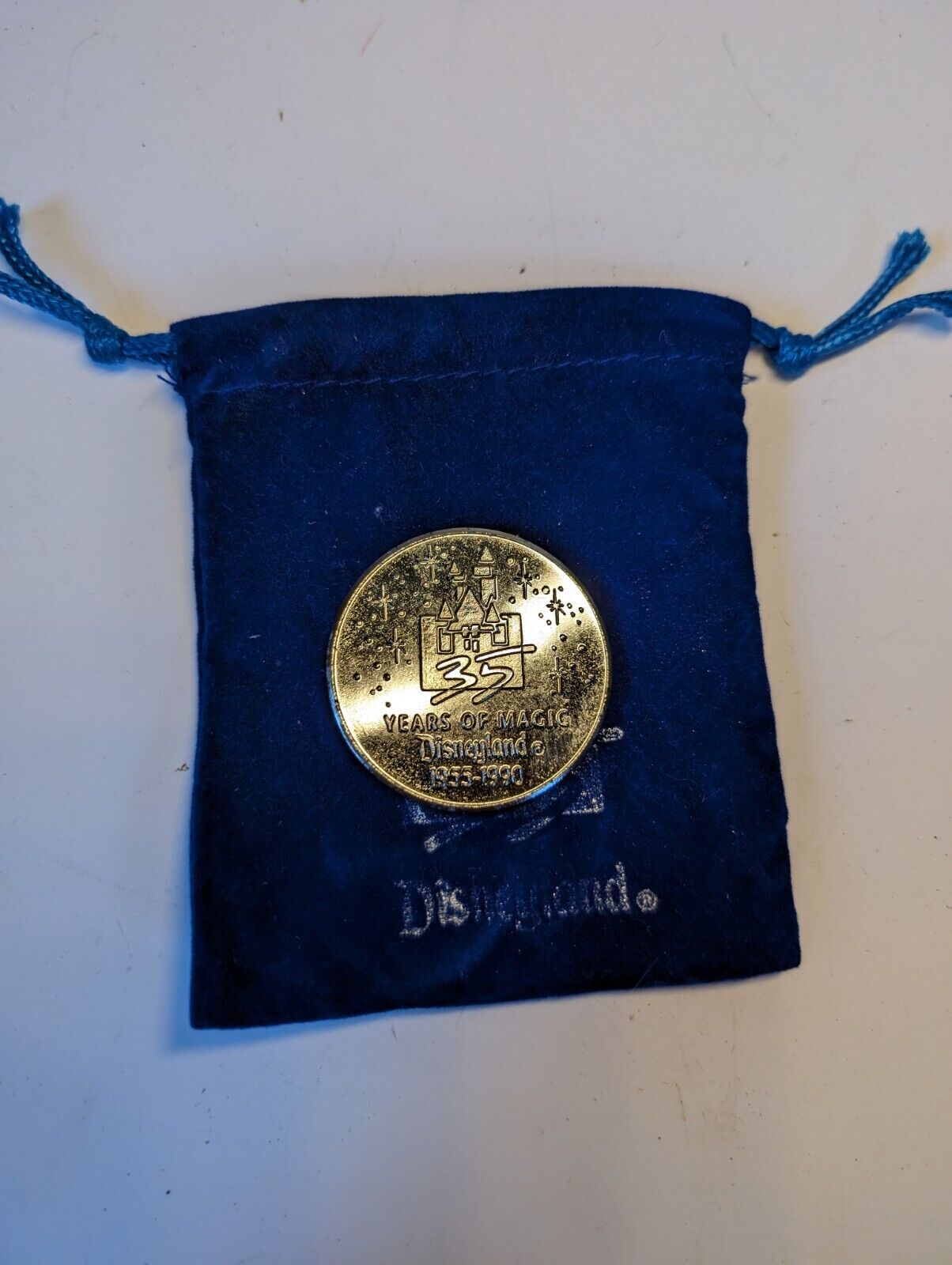 Rare Disneyland Coin 35 Years of Magic Silver Plated 1990 Donald Mickey Goofy