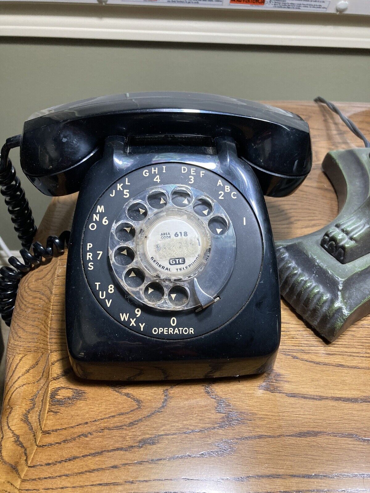 vintage dial telephone in black non working