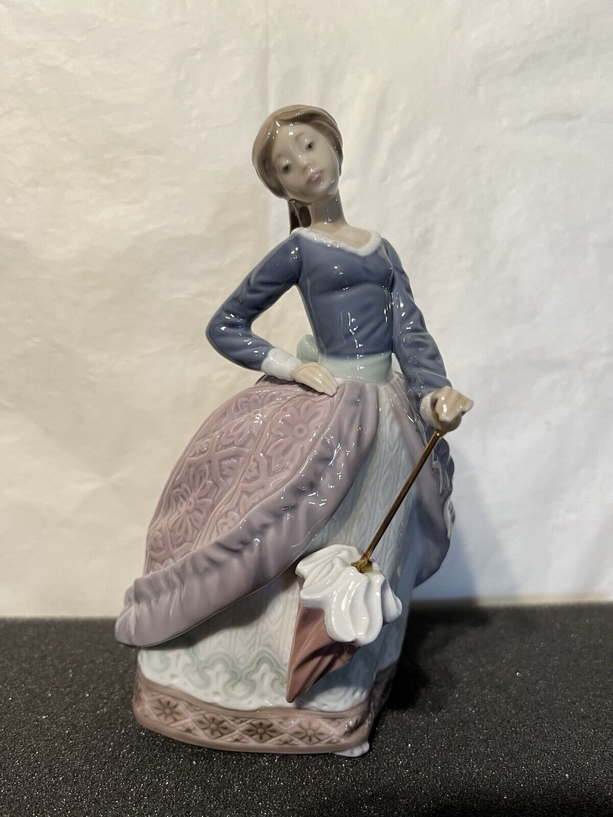 lladro figurines Collection Lady With Umbrella