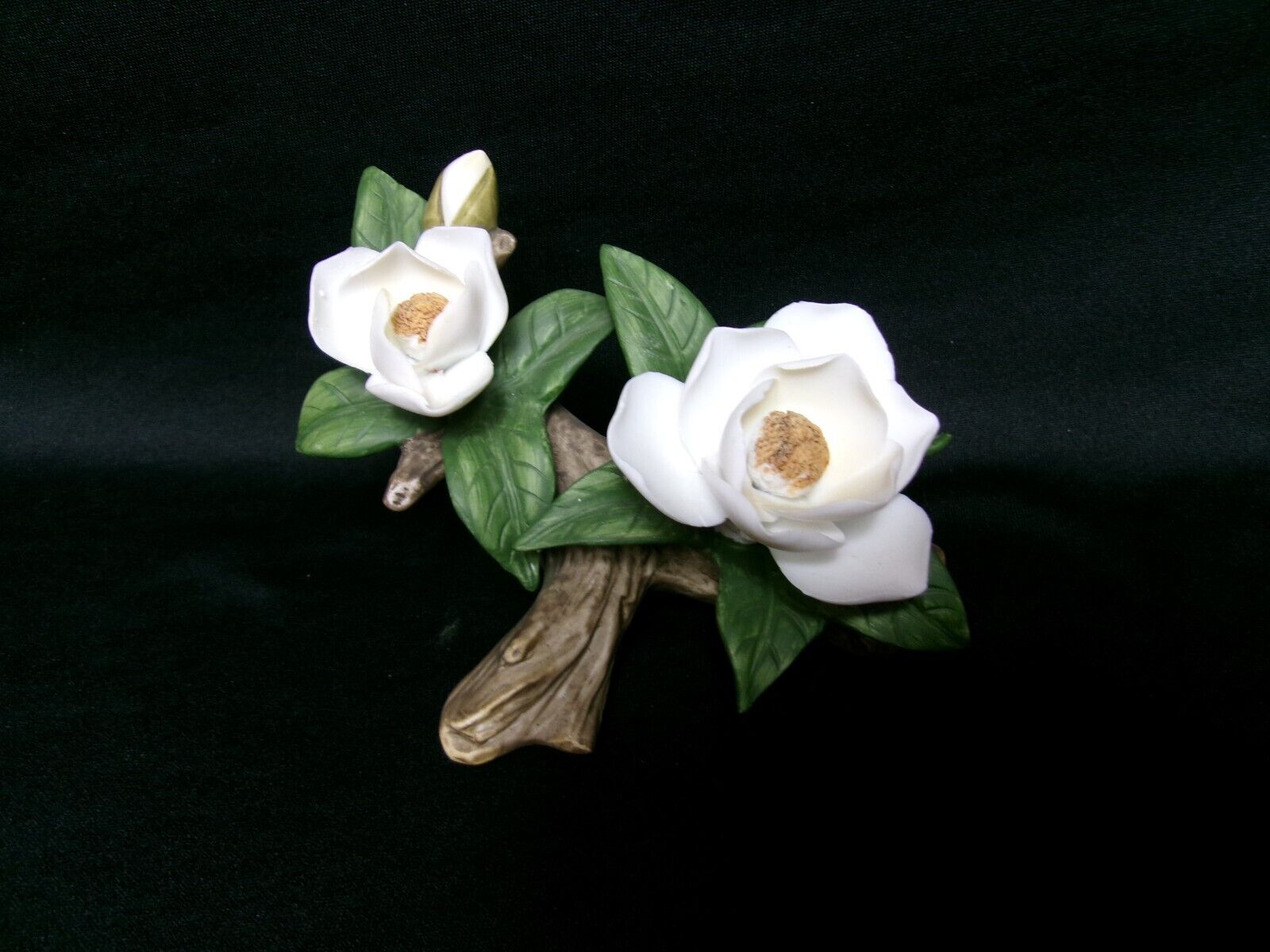 Beautiful M. BERNINI Italian Hand Painted Vtg Porcelain Magnolia Flower Figurine