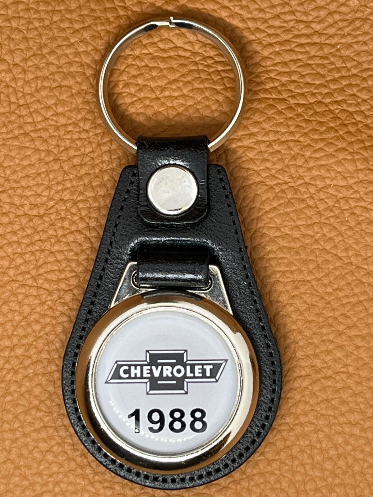 1988 BLACK PREMIUM LEATHER KEYCHAIN FOR CHEVY TRUCK