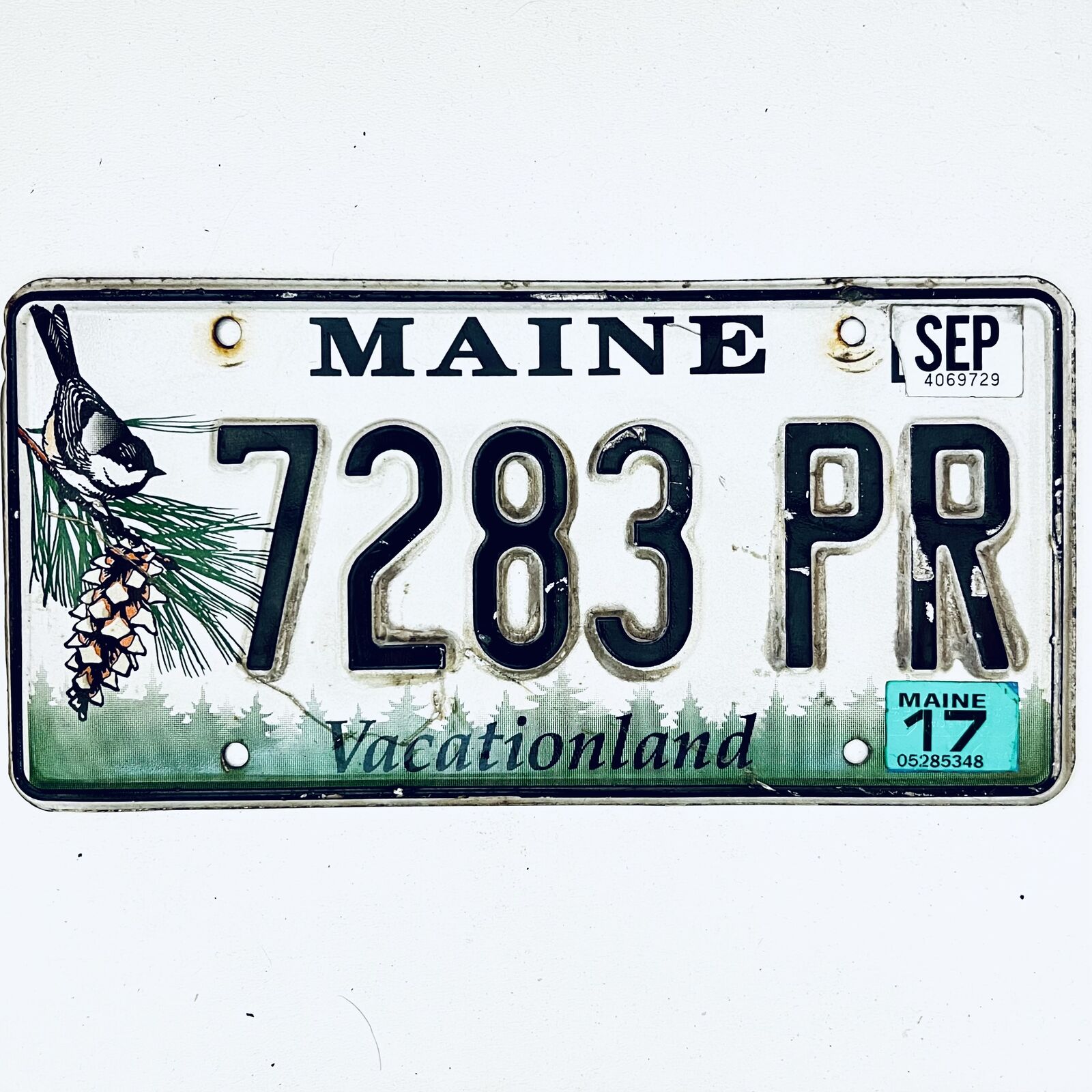 2017 United States Maine Vacationland Passsenger License Plate 7283 PR
