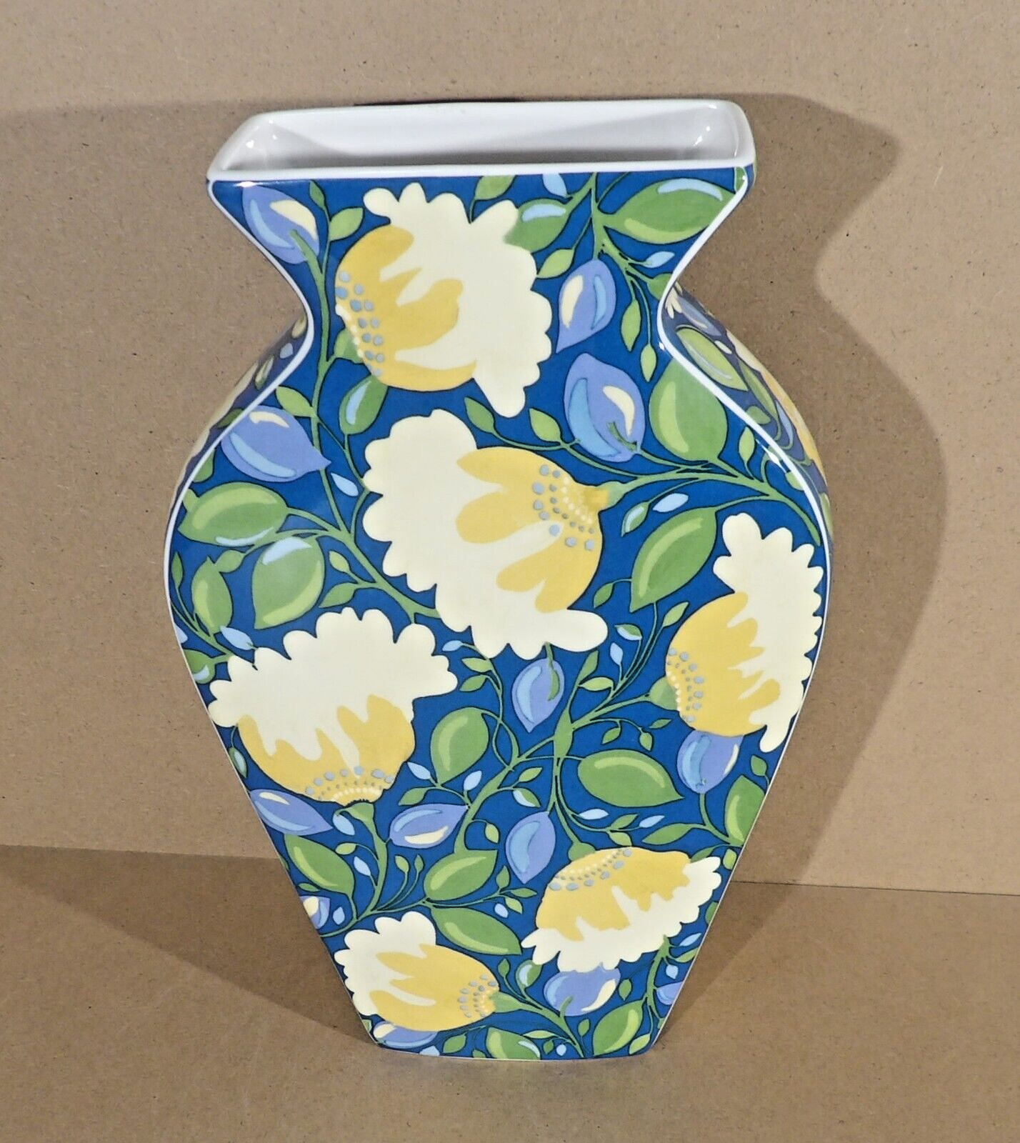 2006 Spode Kim Parker Chicory Hymn Vase Blue Yellow Green Floral 11.75\