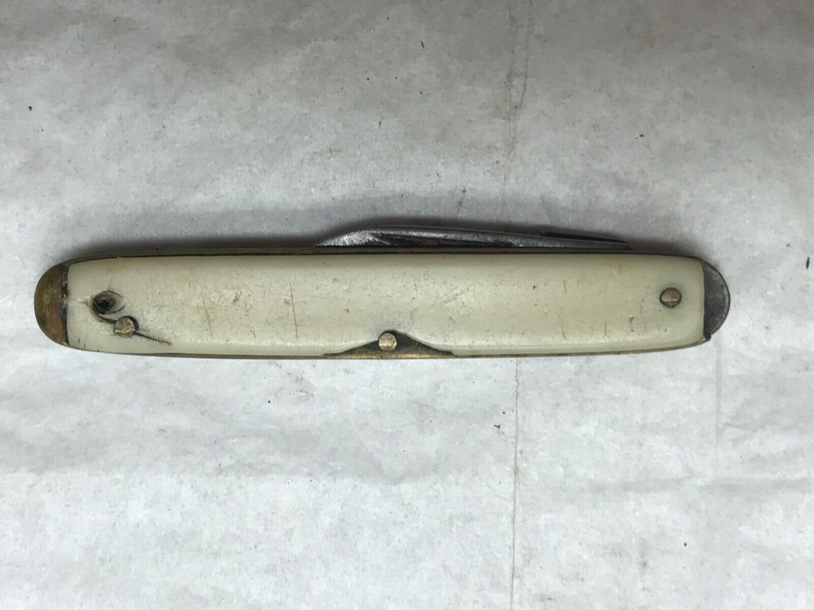 Small 2 blade Pocket Knife - One Blade Broken