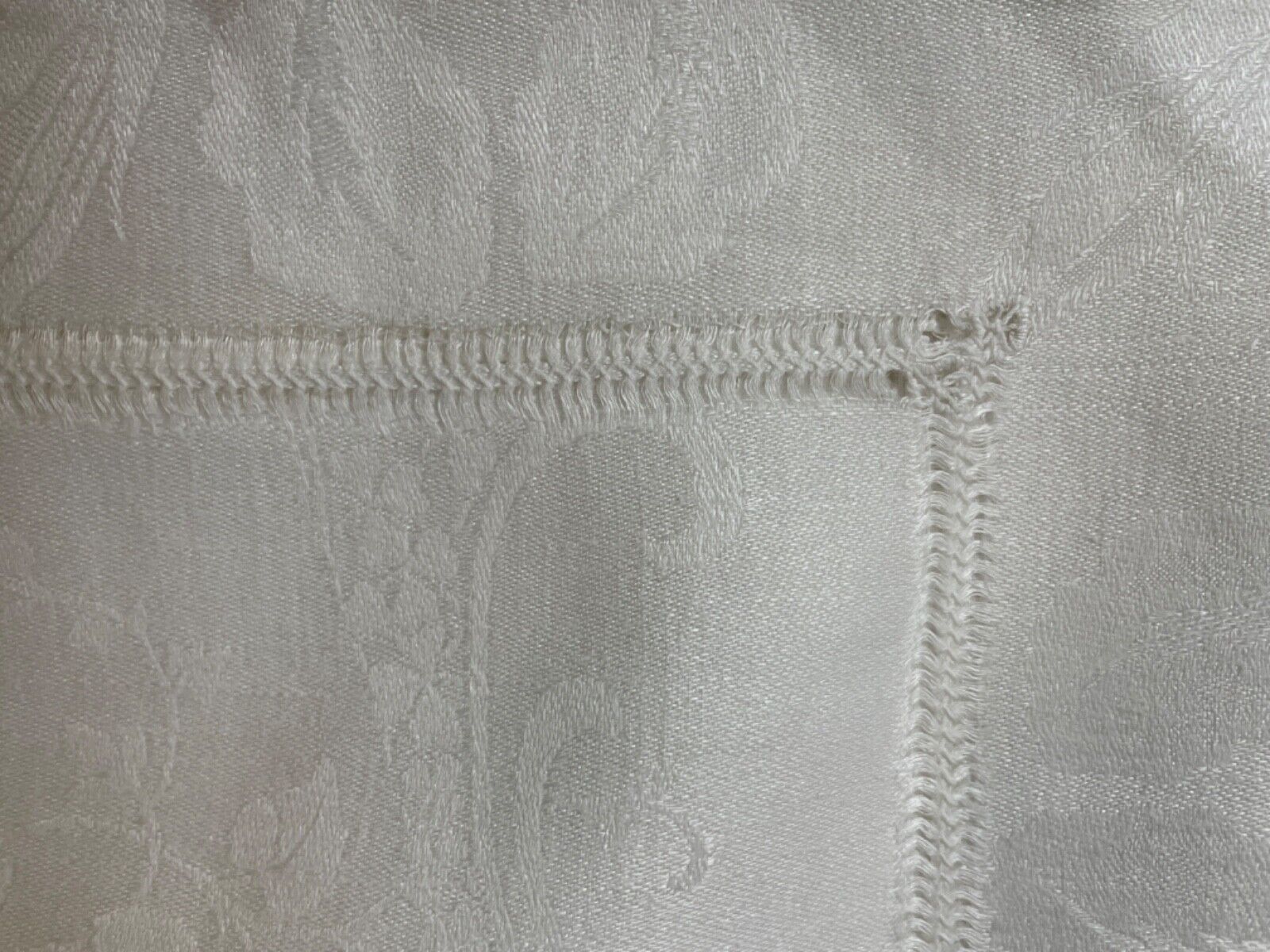 VTG Tablecloth White 65 x 78 Rectangle Damask Intricate Edging Beautiful