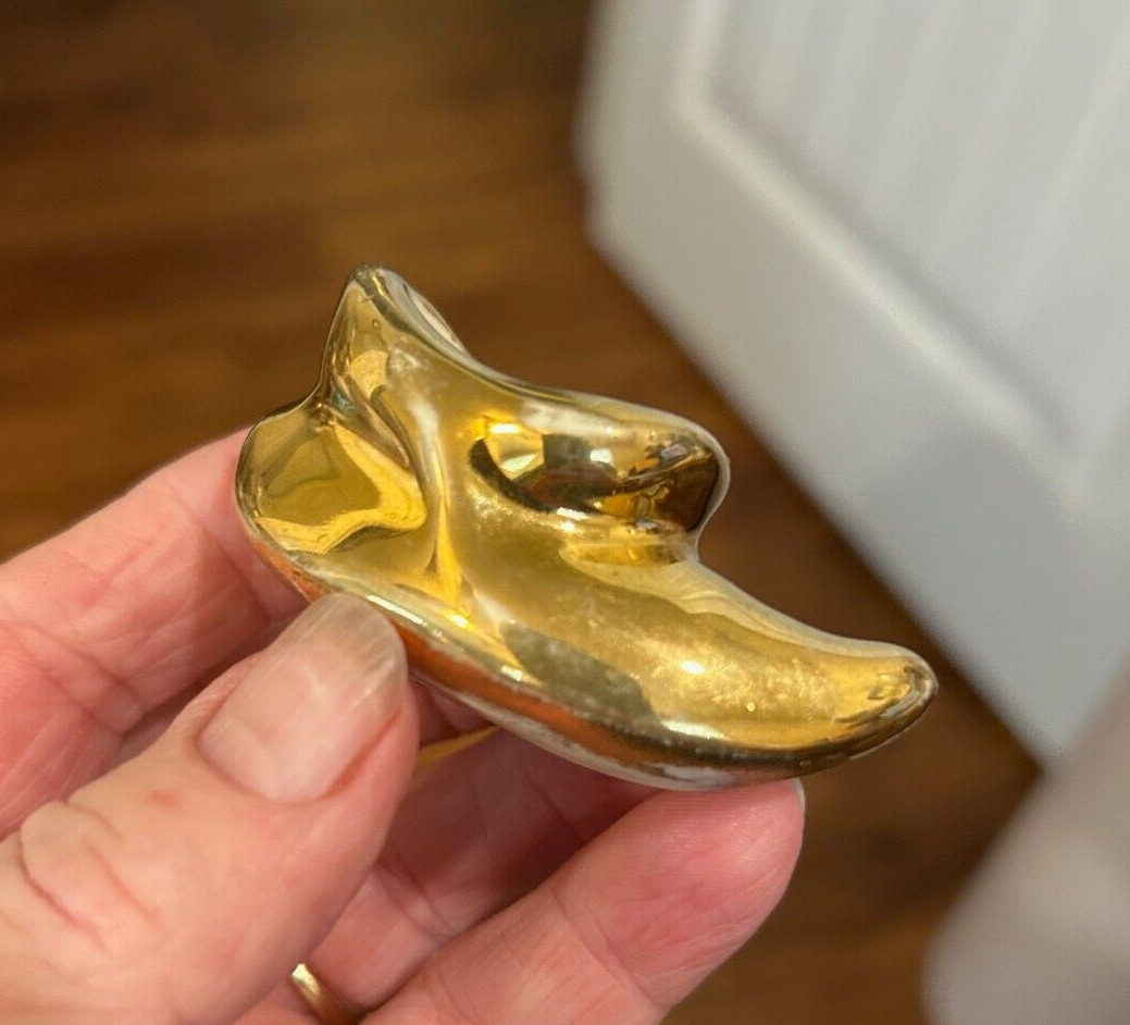 ADORABLE MINIATURE POTTERY ELF  SHOE  WITH SHINY GOLD FINISH 2.5\