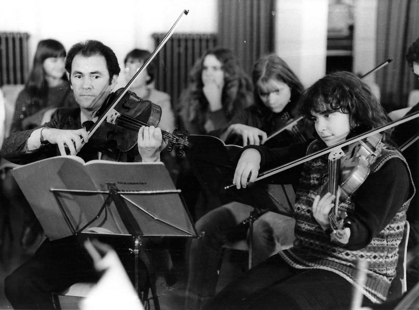 1981 Press Photo London Philharmonic Orchestra Students play Violin violinists