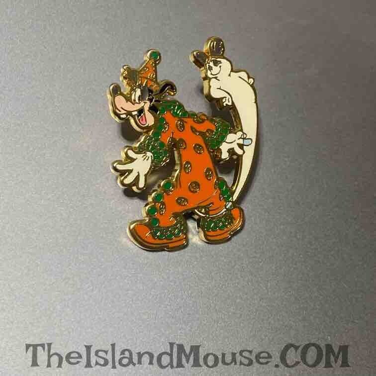 Rare Disney TDR Lonesome Ghost Goofy Halloween Frame TDL 2013 Pin (U7:64077)