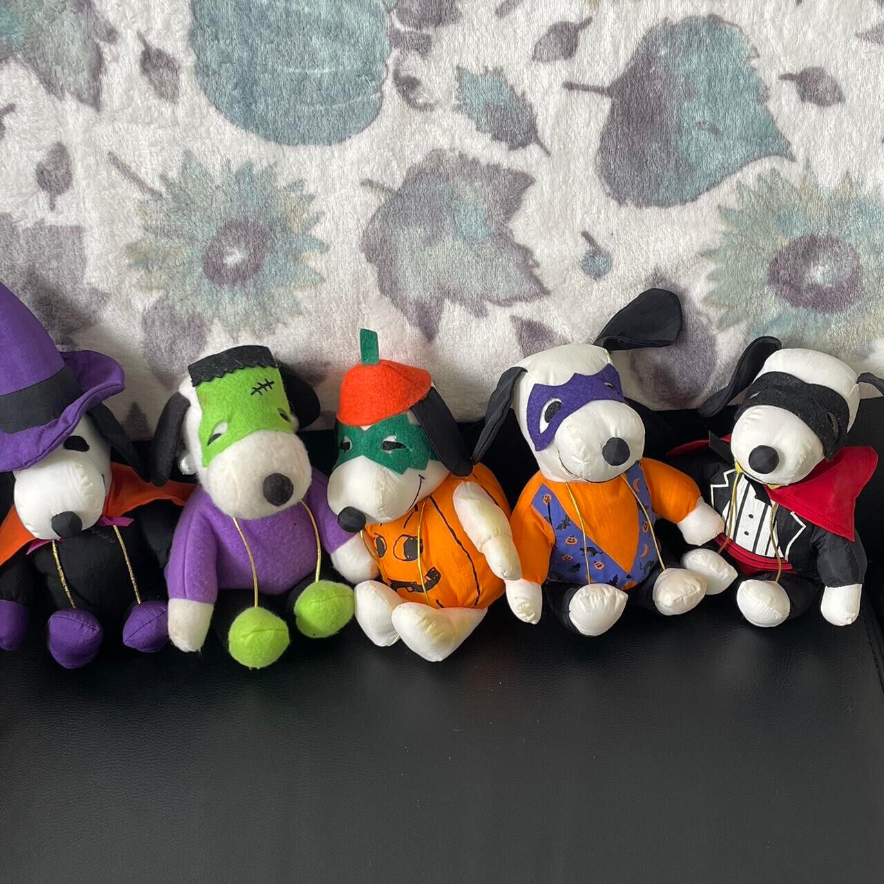 Lot of various Snoopy plushies - Halloween themed
