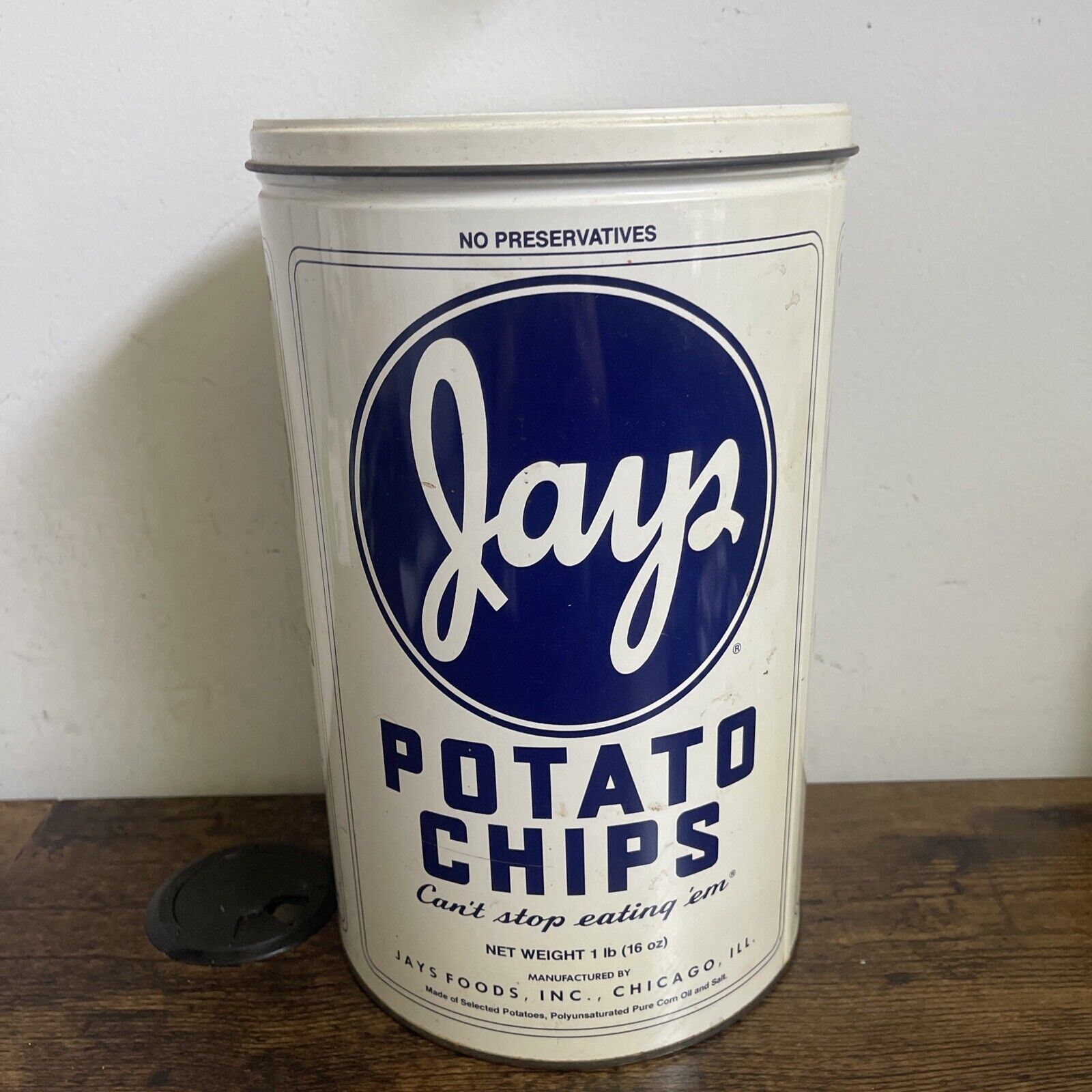 Vintage 1986 Limited Edition Jays Potato Chip Tin 1 LB 11.5\
