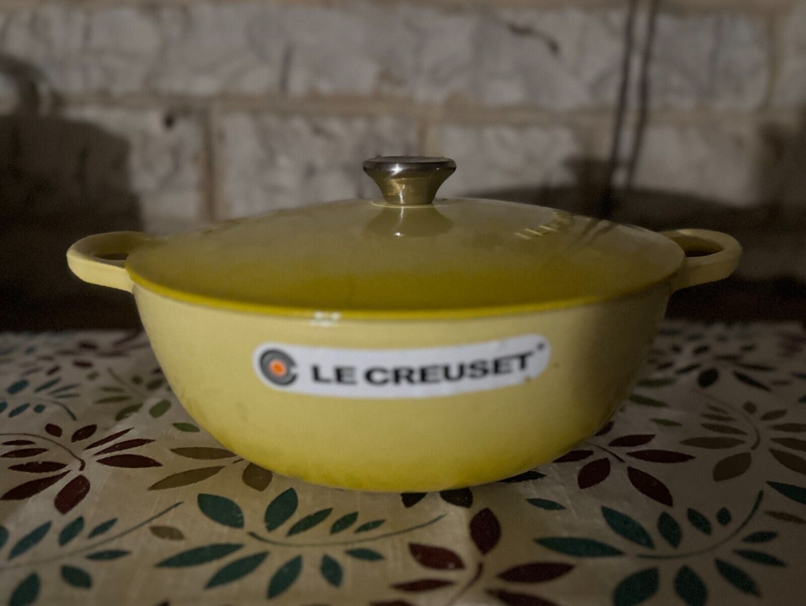 Le Creuset Enameled round Cast Iron Signature French Oven 3 1/2 Qt