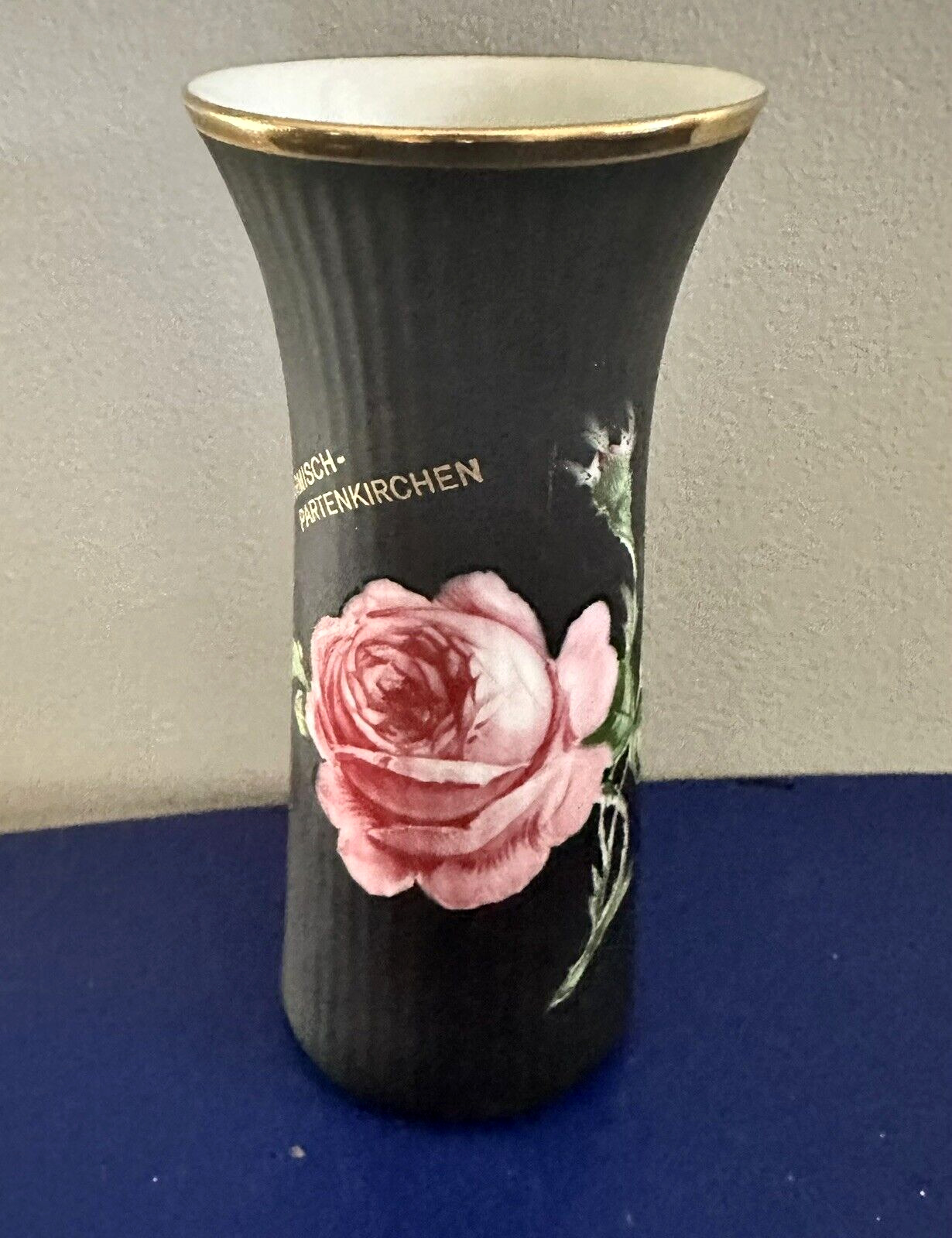 Garmisch Partenkirchen Hand-painted Creidlitz Bud Rose Vase Black Gold Vintage