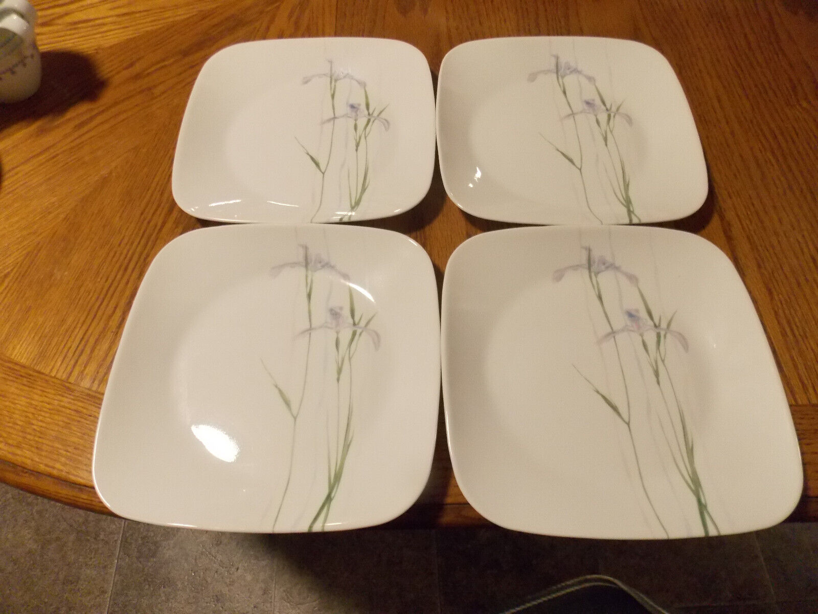 Set of 4 - Corelle Corning SHADOW IRIS  Square Luncheon Plates 9\