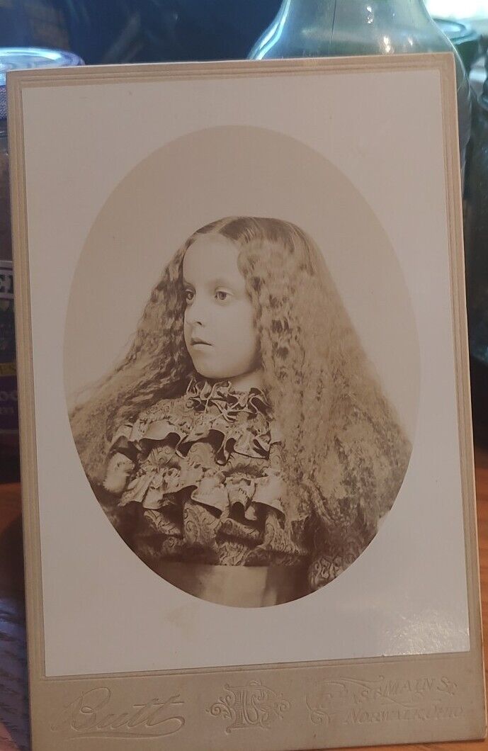 Newark, Ohio Cabinet Card Young Girl With Long Frizzy Hair