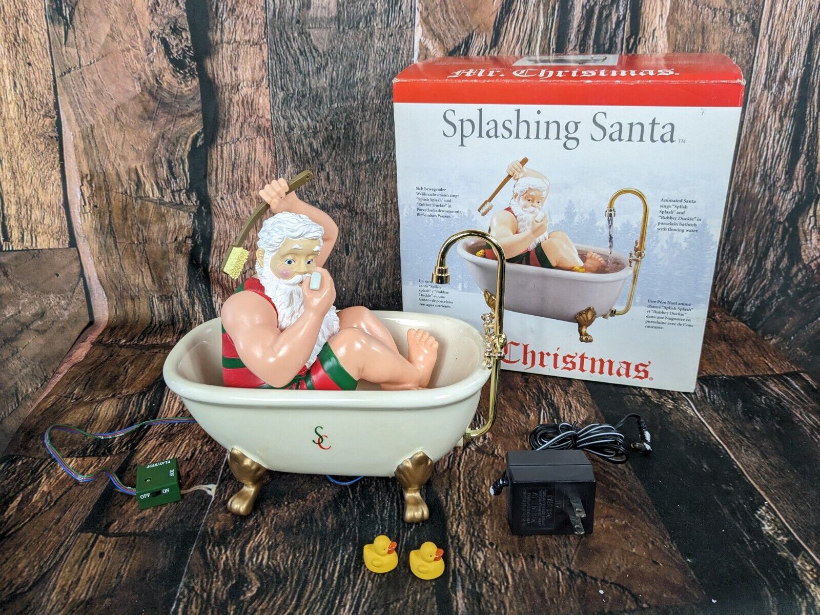 MR. CHRISTMAS SPLASHING SANTA ANIMATED 2001 FLOWING WATER 2 SONGS BATHTUB READ
