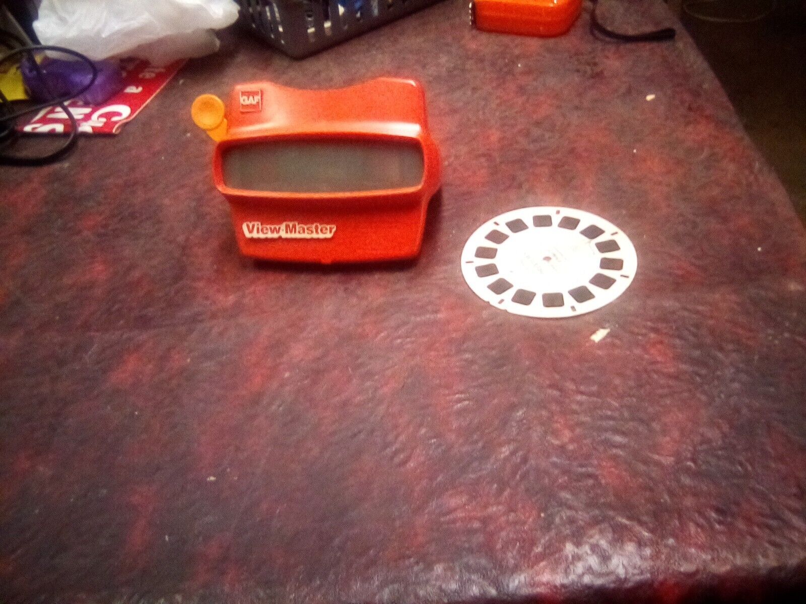 VINTAGE GRAF VIEWMASTER 3D VIEWER RED STEROSCOPE ROUND KNOB TOY read description
