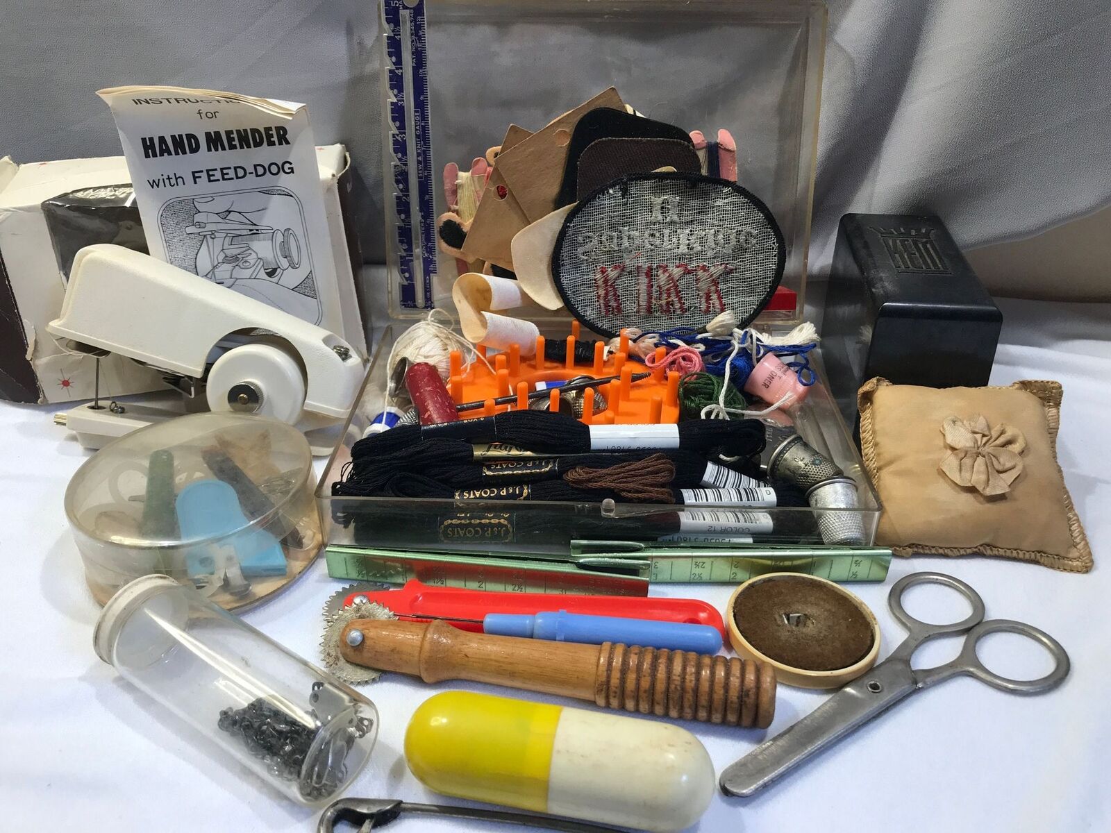 Vintage sewing kit lot, hand mender, mixed lot of many different sewing and mend