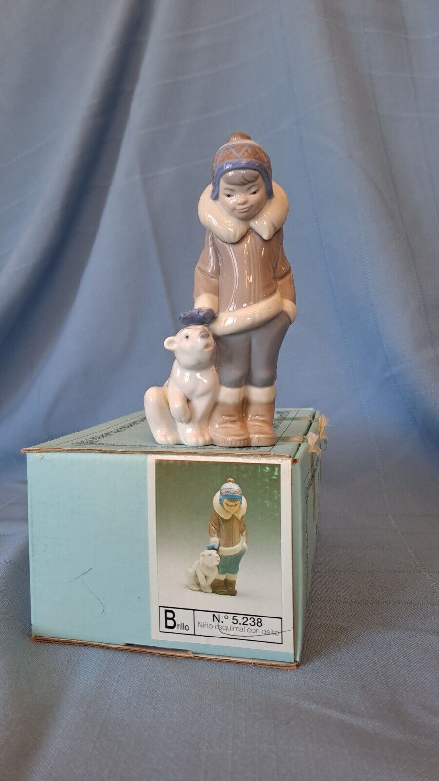 Lladro Eskimo Boy with Bear 5283, comes with box (used) - Excellent condition