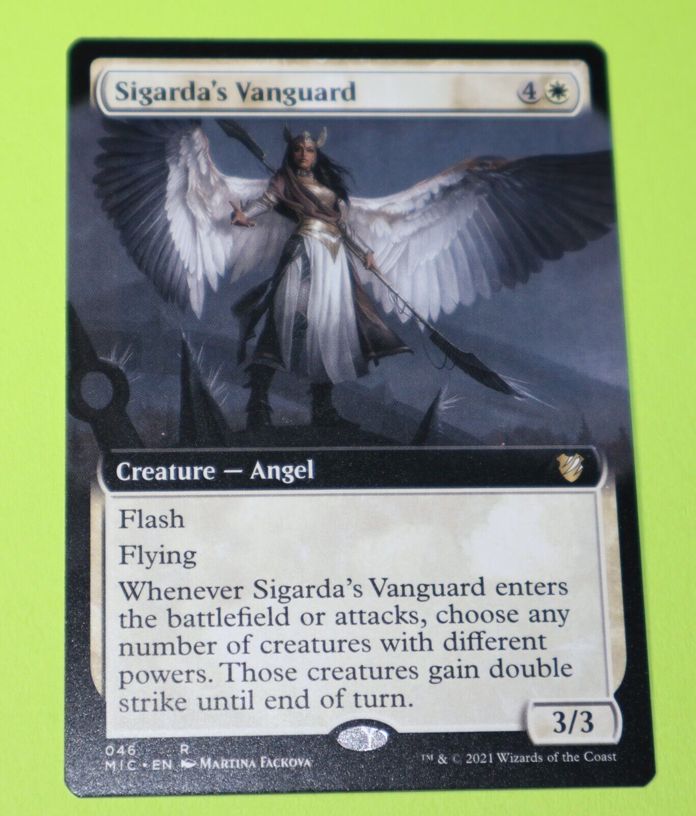 Sigarda\'s Vanguard 046 Extended Art Midnight Hunt Commander Magic